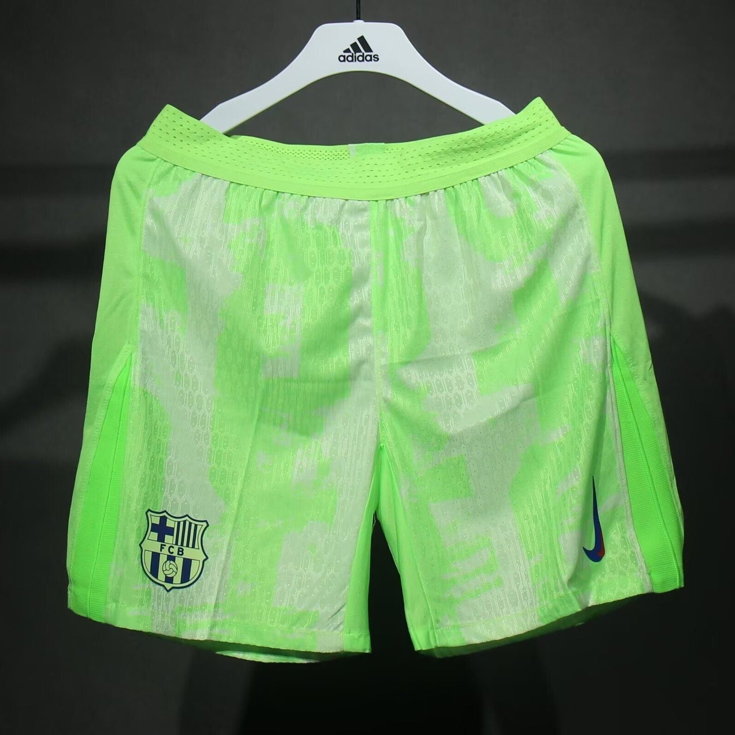 SHORTS TERCERA EQUIPACIÓN BARCELONA 24/25 VERSIÓN JUGADOR