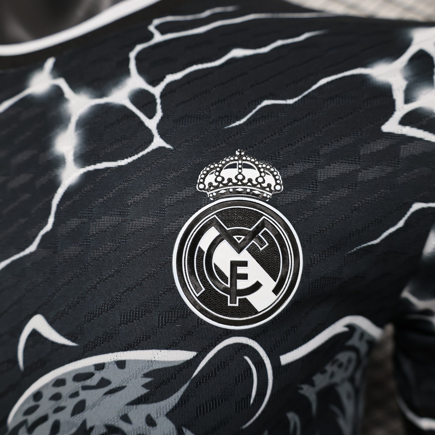 CAMISETA CONCEPTO REAL MADRID 24/25 VERSIÓN JUGADOR