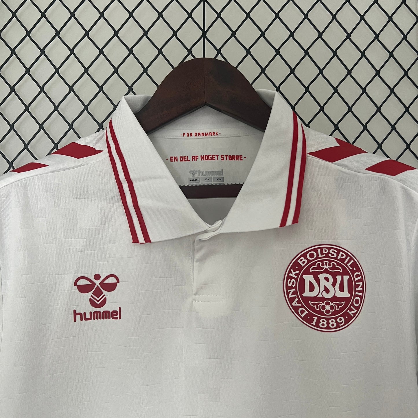 CAMISETA SEGUNDA EQUIPACIÓN DINAMARCA 2024 VERSIÓN FAN