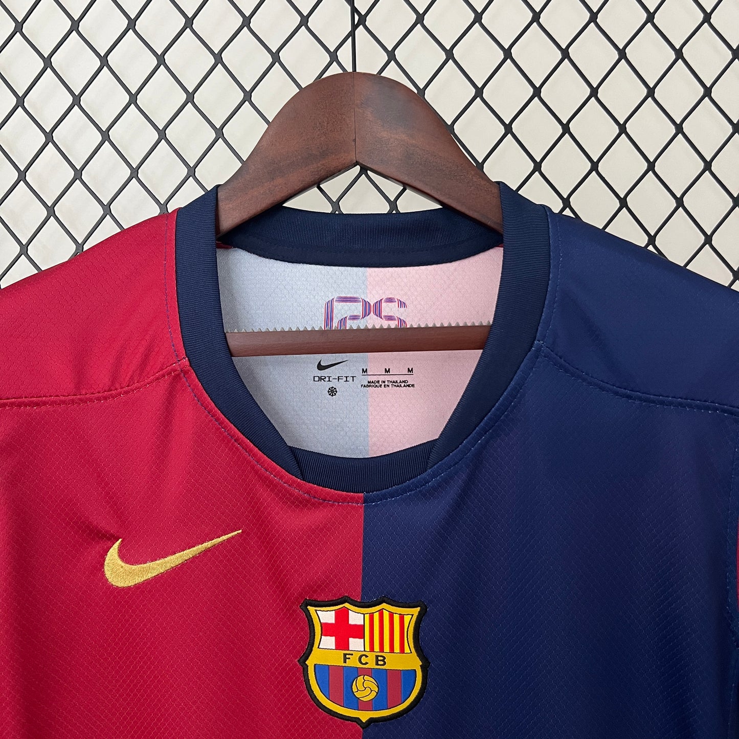 CAMISETA PRIMERA EQUIPACIÓN BARCELONA 24/25 VERSIÓN FEMENINA