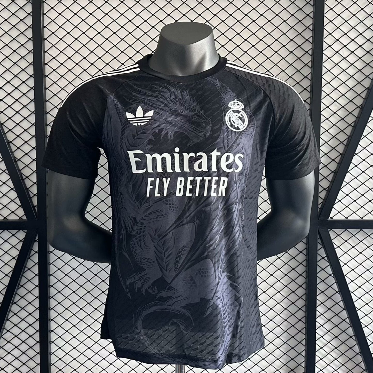 CAMISETA CONCEPTO REAL MADRID 24/25 VERSIÓN JUGADOR