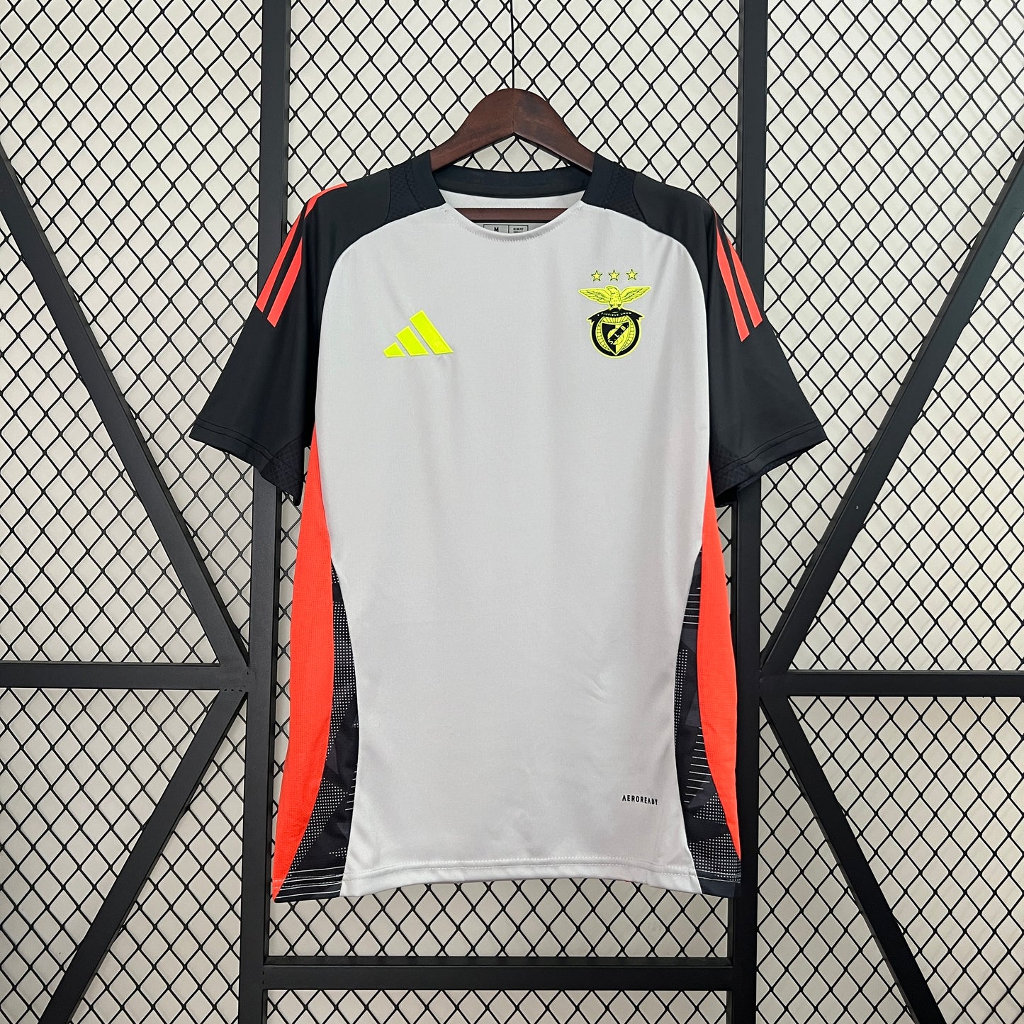 CAMISETA ENTRENAMIENTO BENFICA 24/25 VERSIÓN FAN