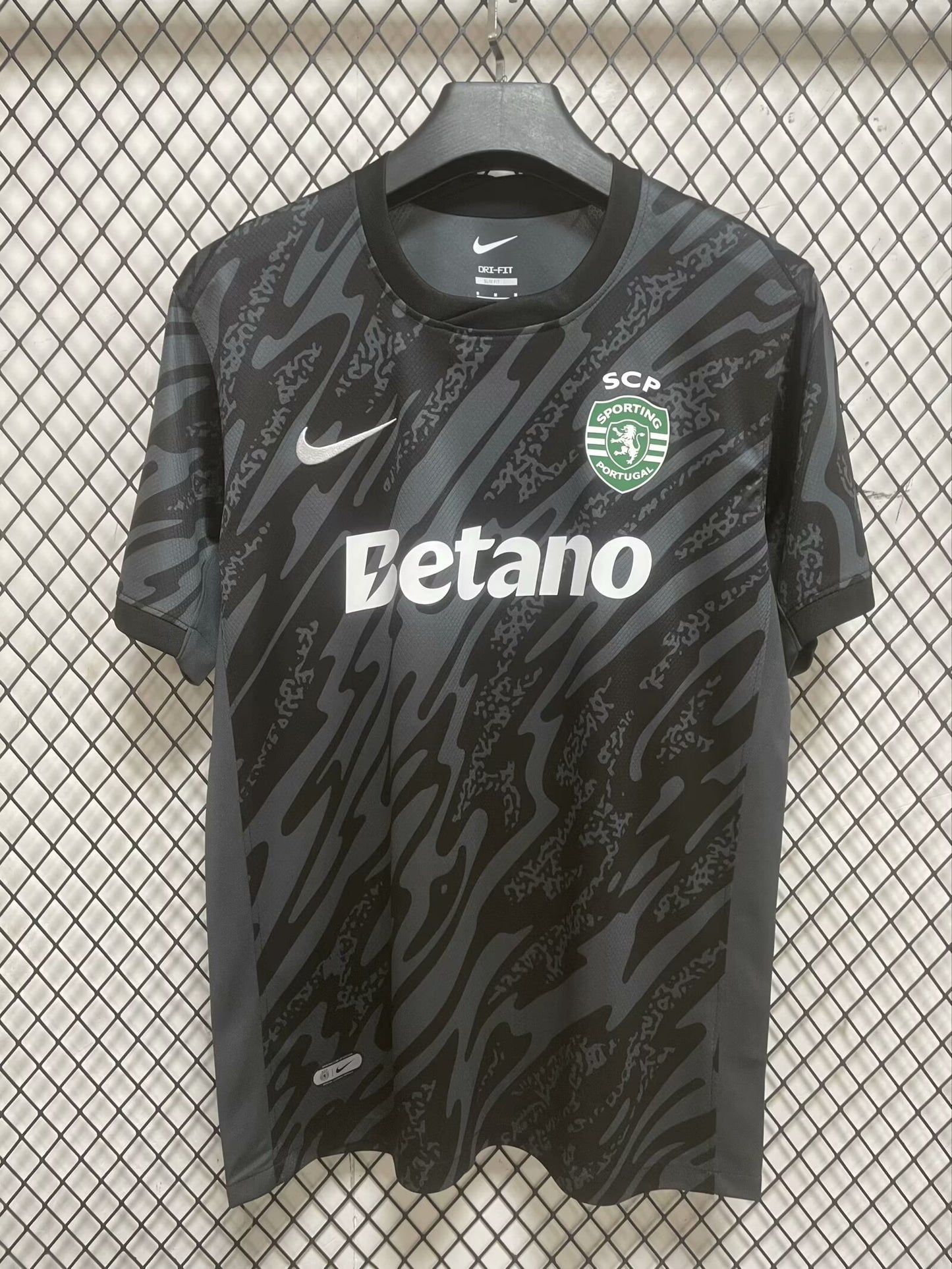 CAMISETA ARQUERO SPORTING CP 24/25 VERSIÓN FAN