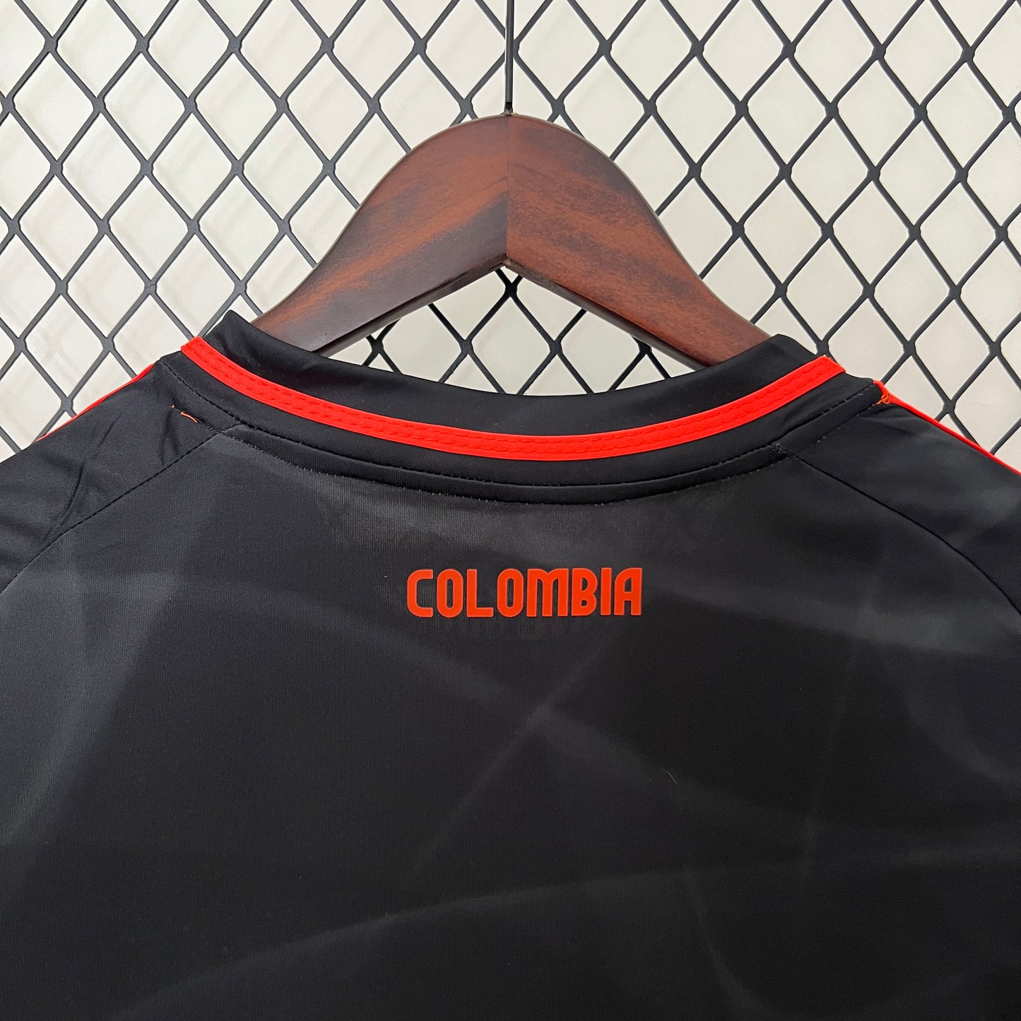 CAMISETA SEGUNDA EQUIPACIÓN COLOMBIA 2024 VERSIÓN FEMENINA