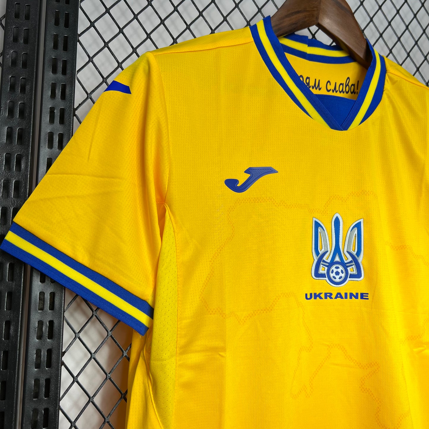 CAMISETA PRIMERA EQUIPACIÓN UCRANIA 2024 VERSIÓN FAN