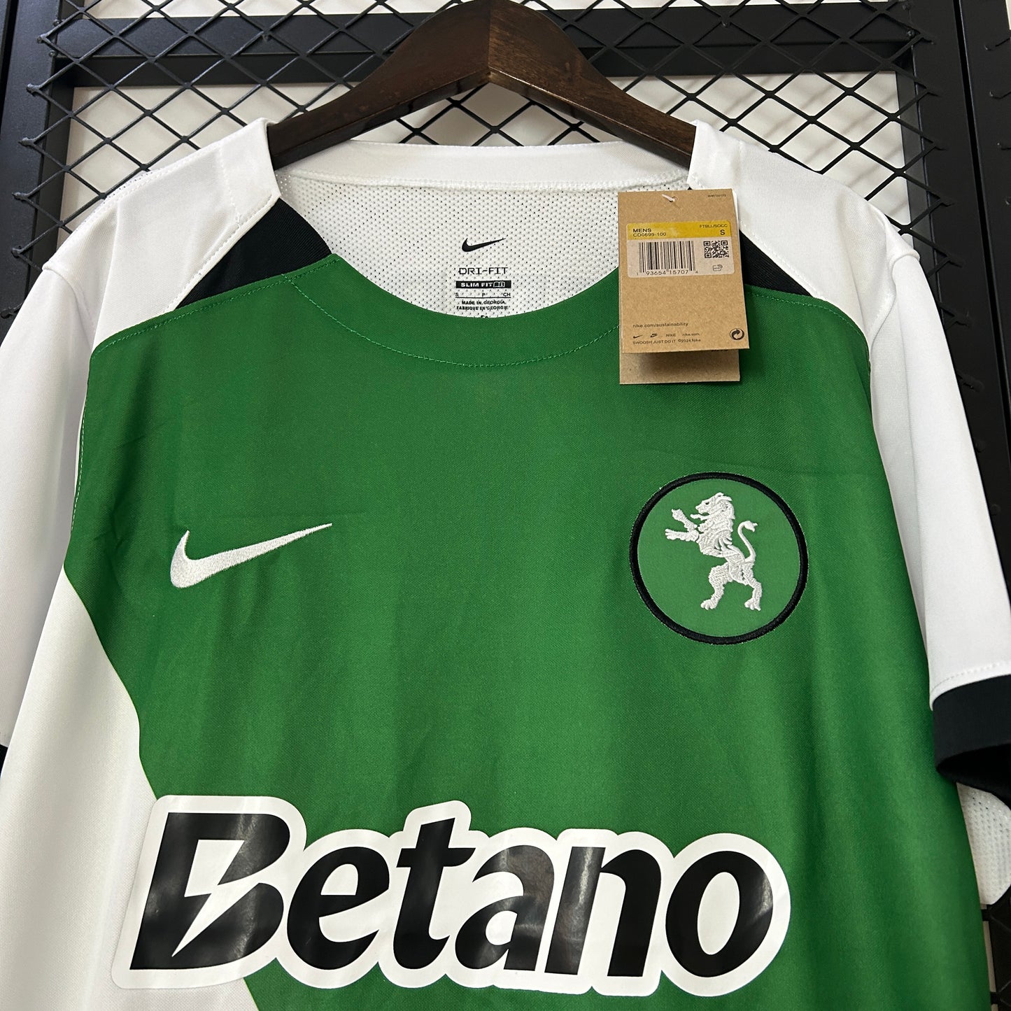 CAMISETA EDICIÓN ESPECIAL SPORTING CP 24/25 VERSIÓN FAN