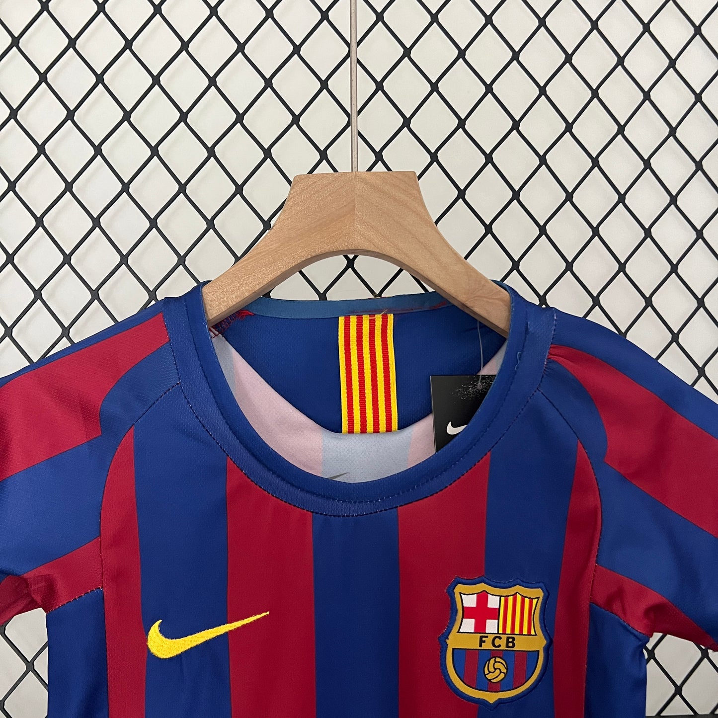 CAMISETA PRIMERA EQUIPACIÓN BARCELONA 2005/06 INFANTIL