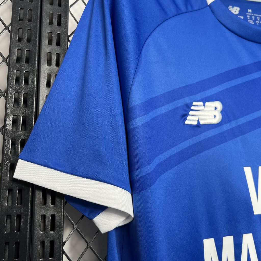 CAMISETA PRIMERA EQUIPACIÓN CARDIFF CITY 24/25 VERSIÓN FAN