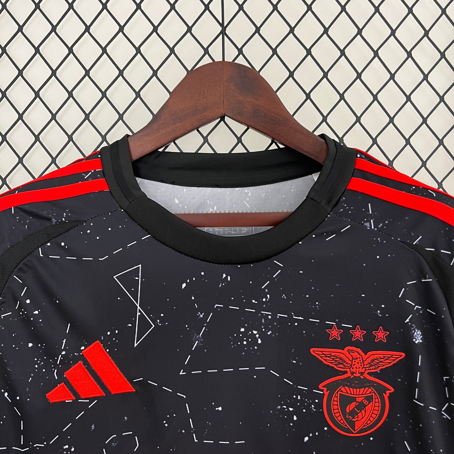 CAMISETA SEGUNDA EQUIPACIÓN BENFICA 24/25 VERSIÓN FAN