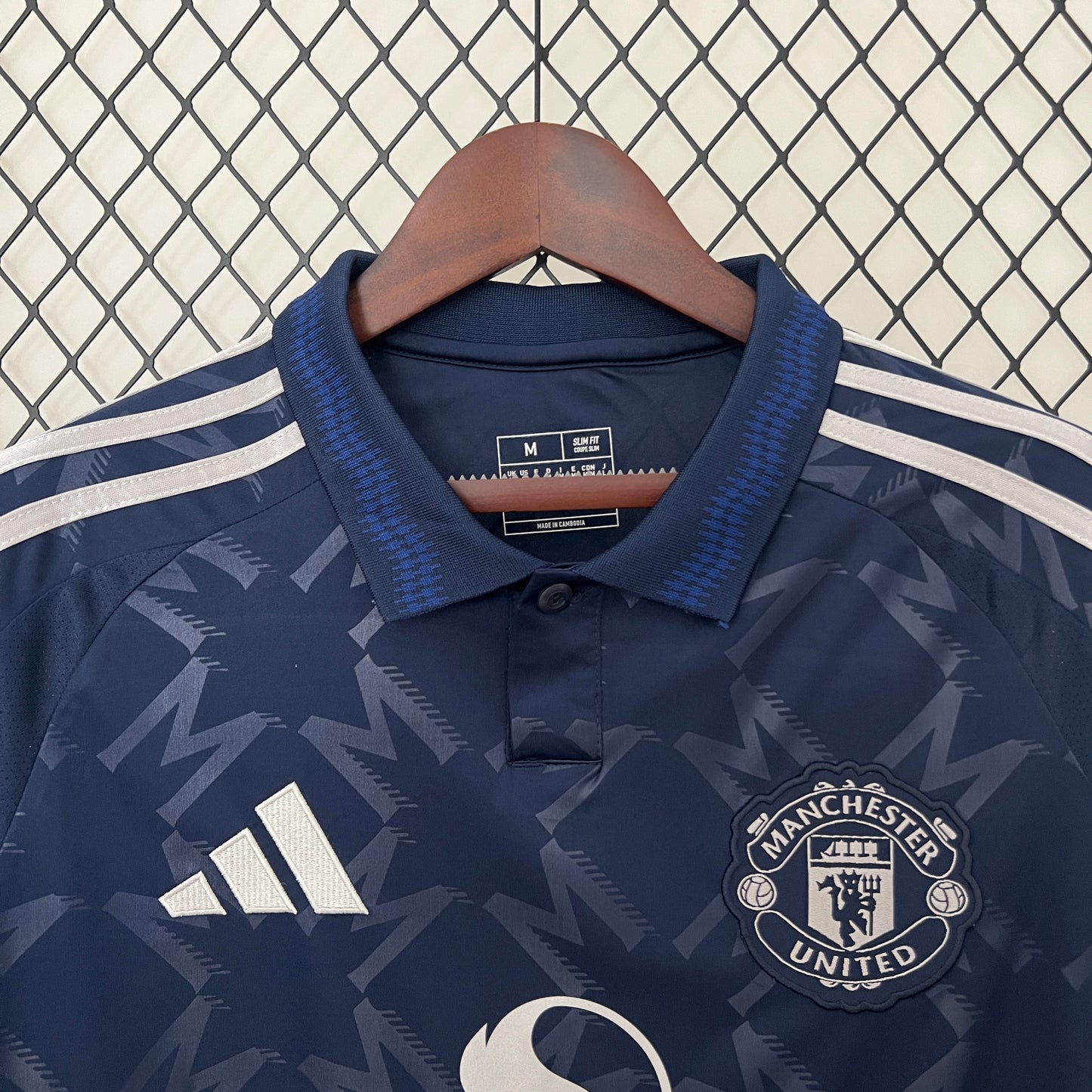 CAMISETA SEGUNDA EQUIPACIÓN MANCHESTER UNITED 24/25 VERSIÓN FAN