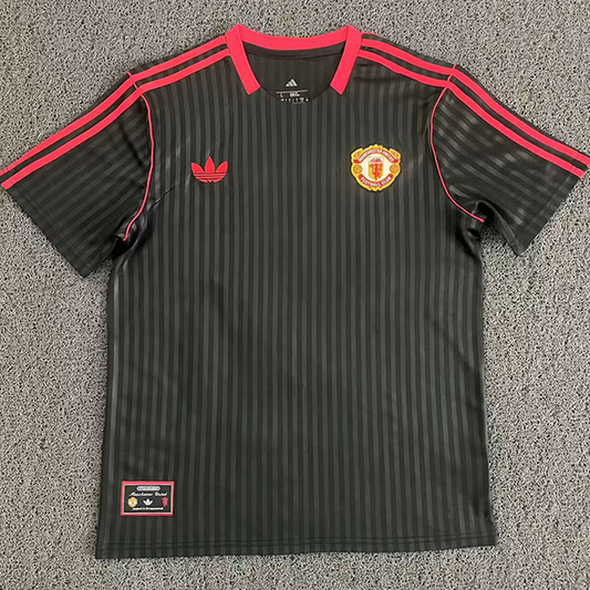 POLERA DE SALIDA MANCHESTER UNITED 24/25 VERSIÓN FAN