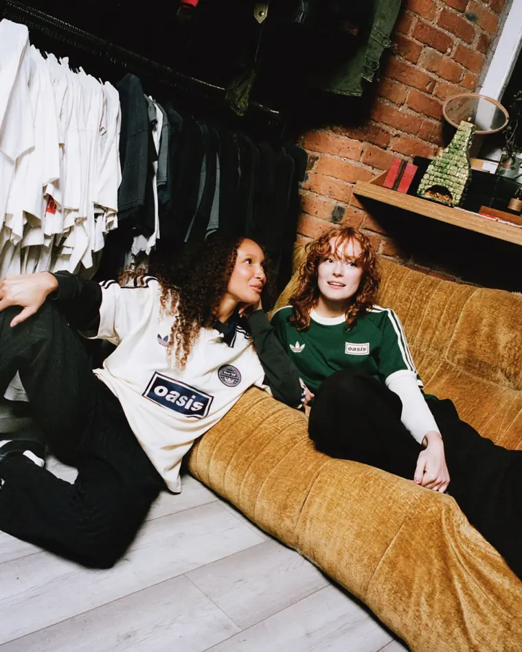 adidas Originals × Oasis · Blanca y verde