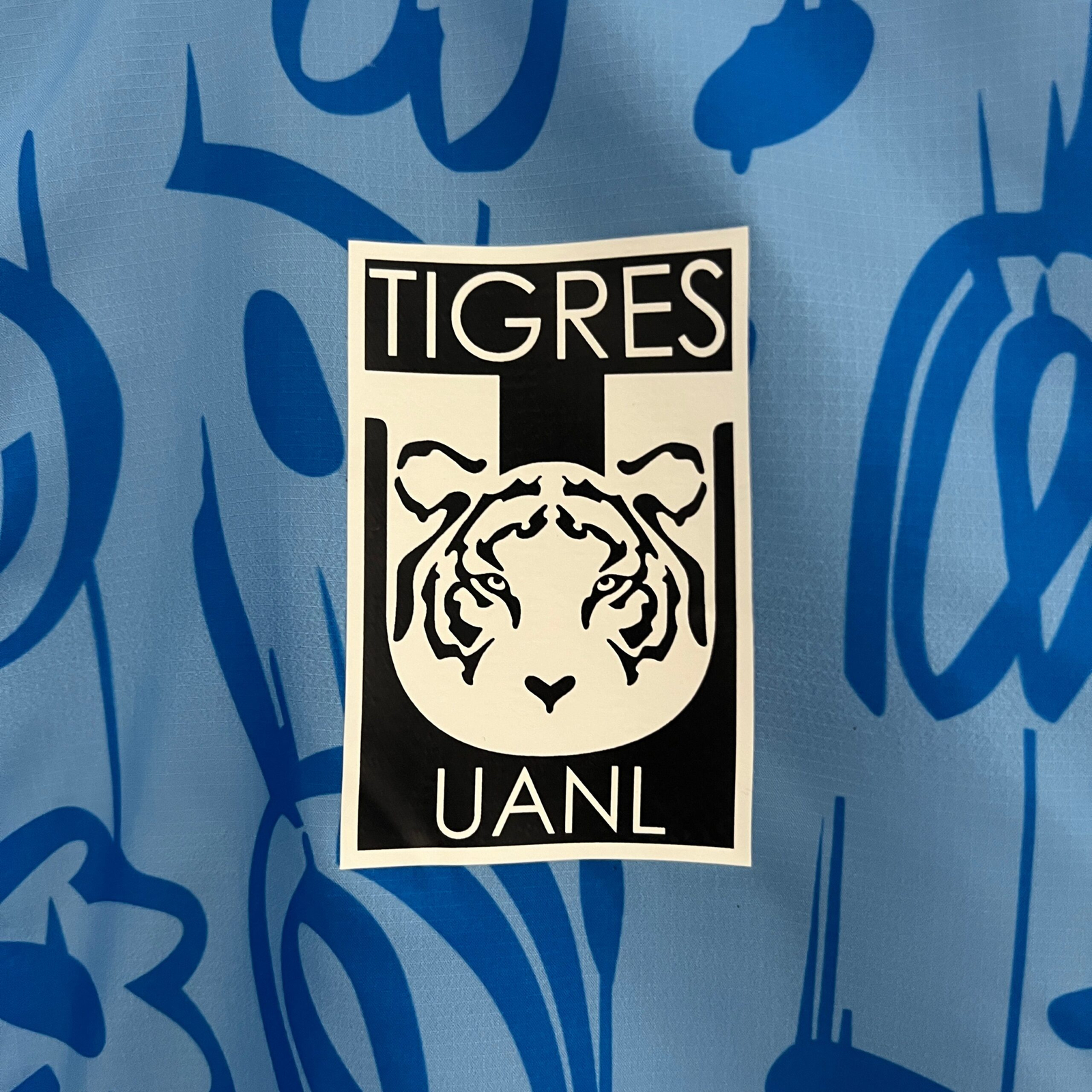 CORTAVIENTOS TIGRE REVERSIBLE - Imagen 5