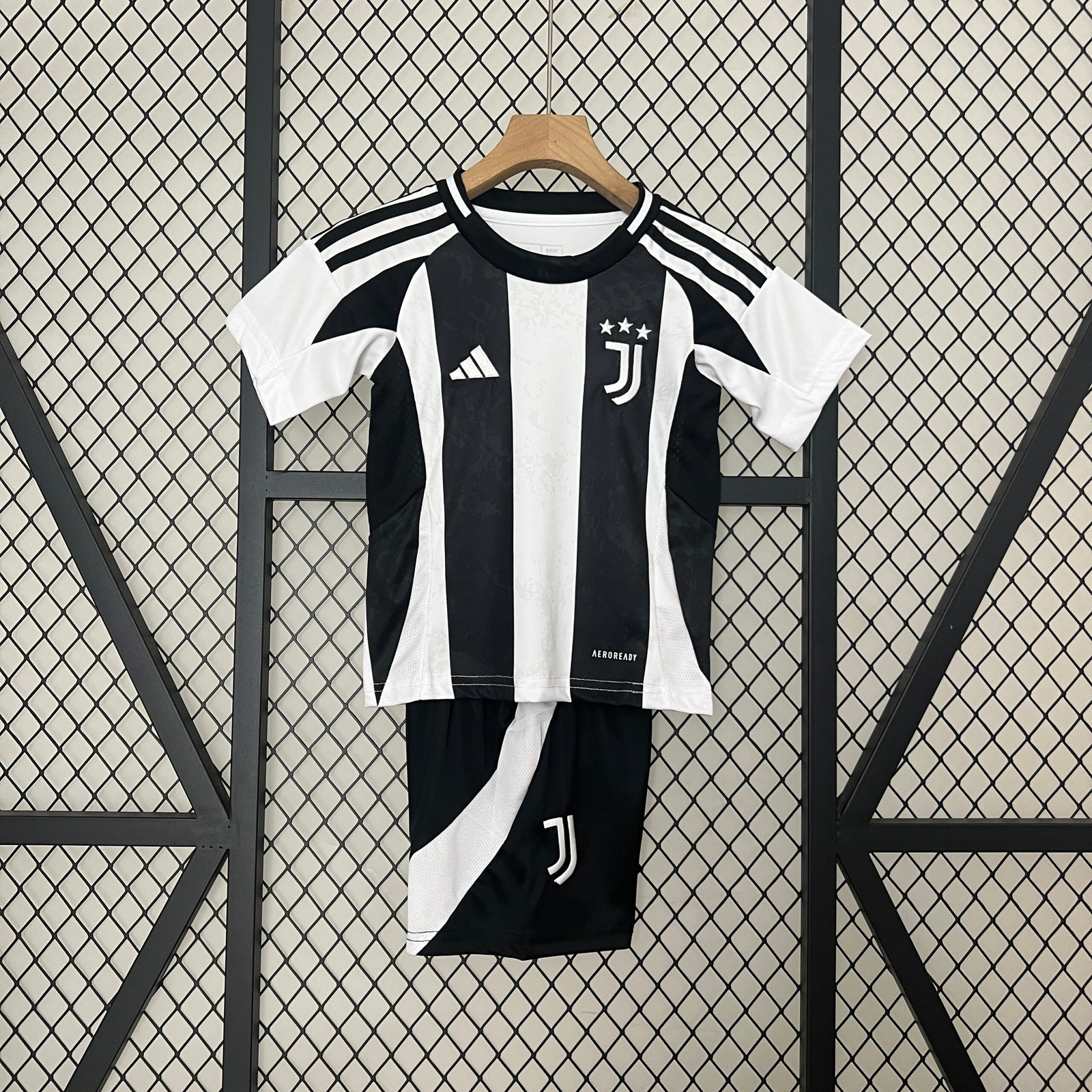 CAMISETA PRIMERA EQUIPACIÓN JUVENTUS 24/25 VERSIÓN INFANTIL