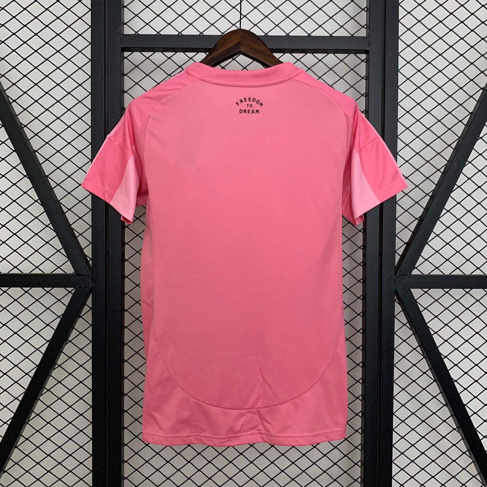 CAMISETA PRIMERA EQUIPACIÓN INTER DE MIAMI 2025 VERSIÓN FEMENINA - Imagen 8