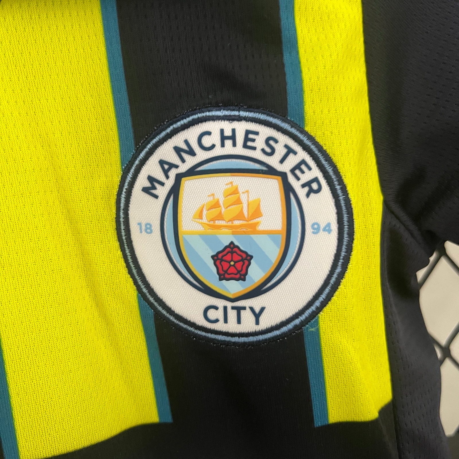 CAMISETA SEGUNDA EQUIPACIÓN MANCHESTER CITY 24/25 VERSIÓN INFANTIL - Imagen 4