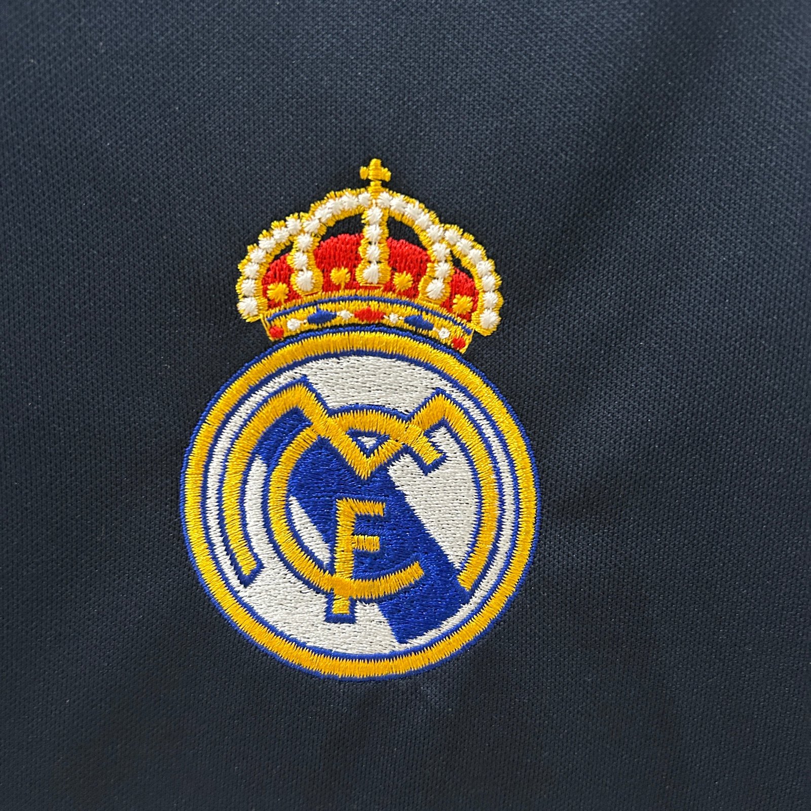 CAMISETA SEGUNDA EQUIPACIÓN REAL MADRID 2003/04 - Imagen 3
