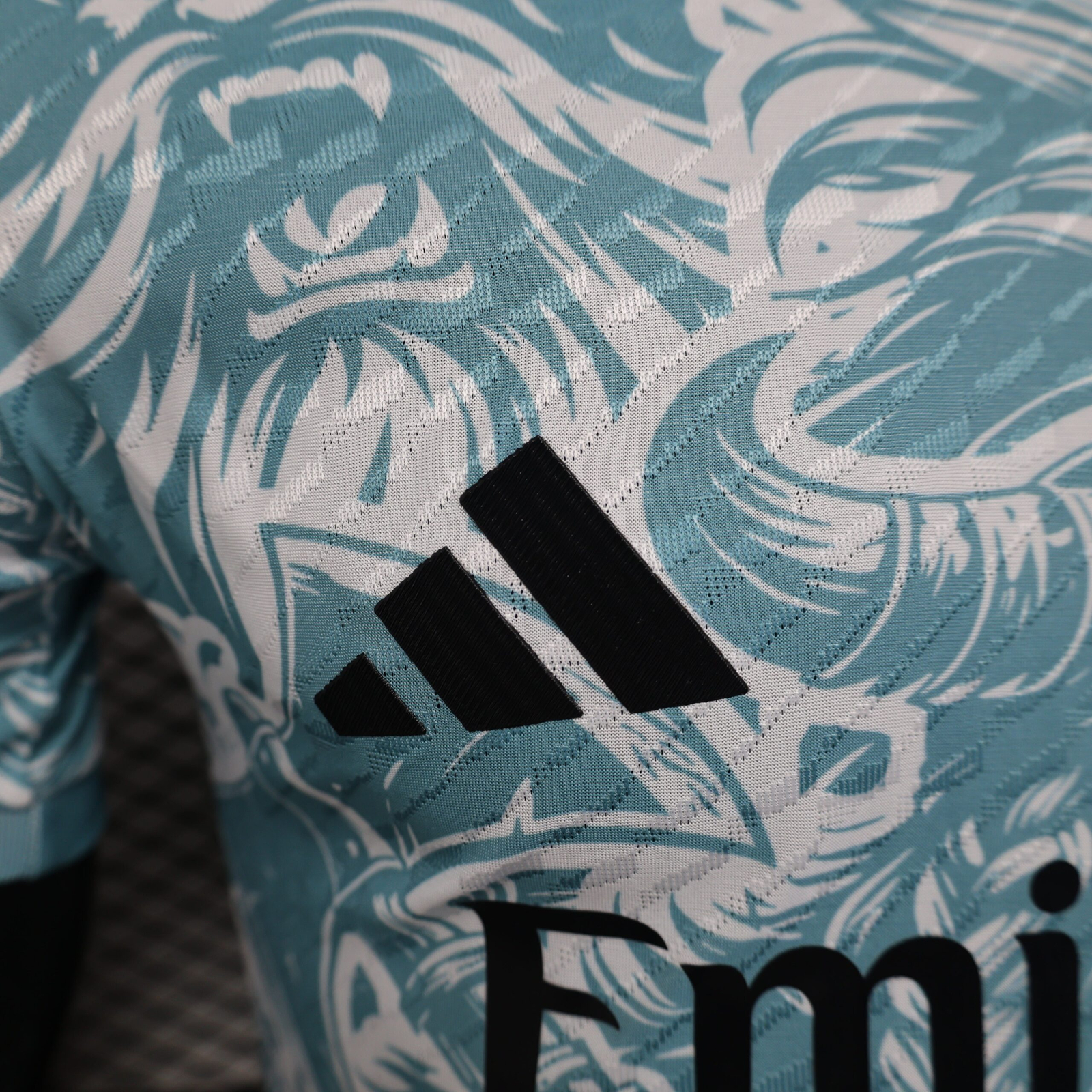 CAMISETA CONCEPTO REAL MADRID 24/25 VERSIÓN JUGADOR - Imagen 3