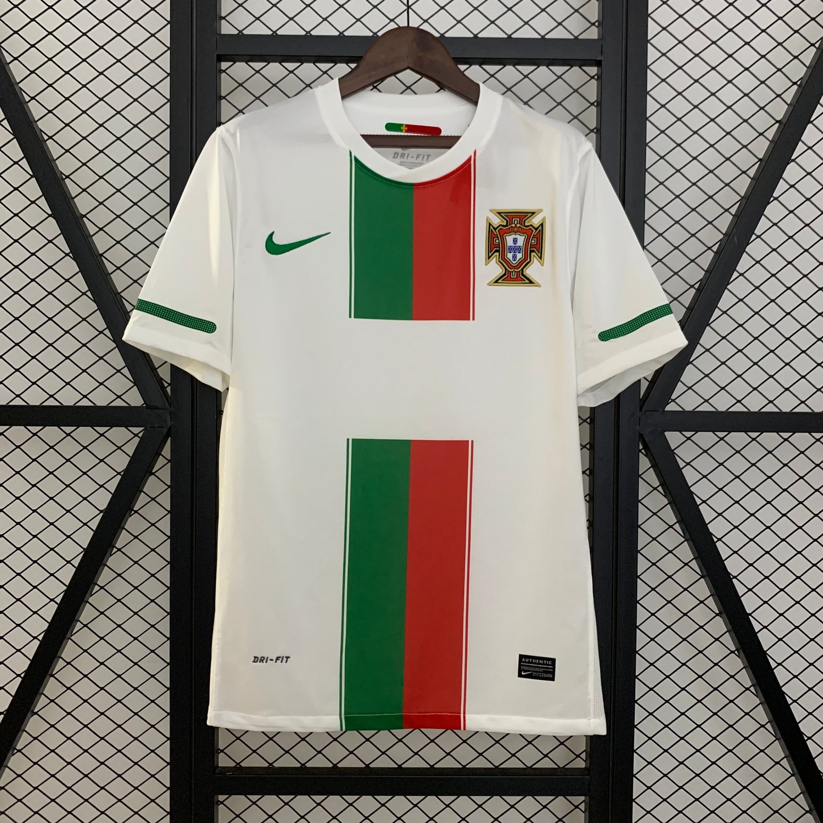 CAMISETA SEGUNDA EQUIPACIÓN PORTUGAL 2010