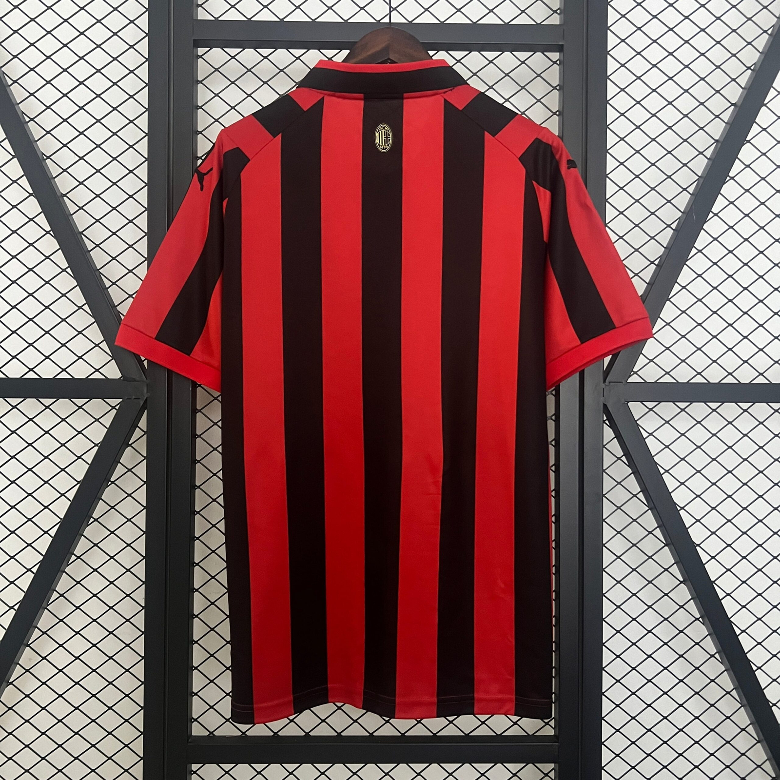 CAMISETA EDICIÓN ESPECIAL AC MILAN 24/25 VERSIÓN FAN - Imagen 8