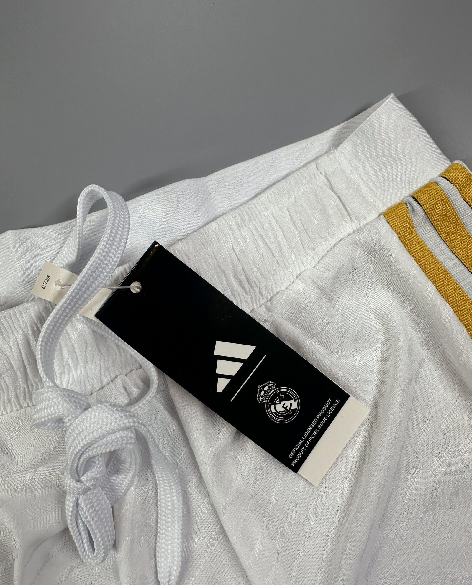 SHORTS PRIMERA EQUIPACIÓN REAL MADRID 23/24 VERSIÓN JUGADOR - Imagen 5