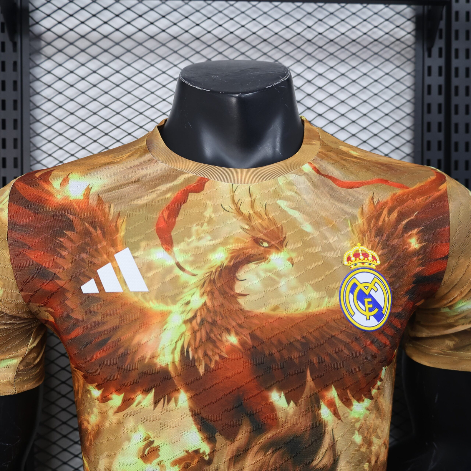 CAMISETA CONCEPTO REAL MADRID 24/25 VERSIÓN JUGADOR - Imagen 2