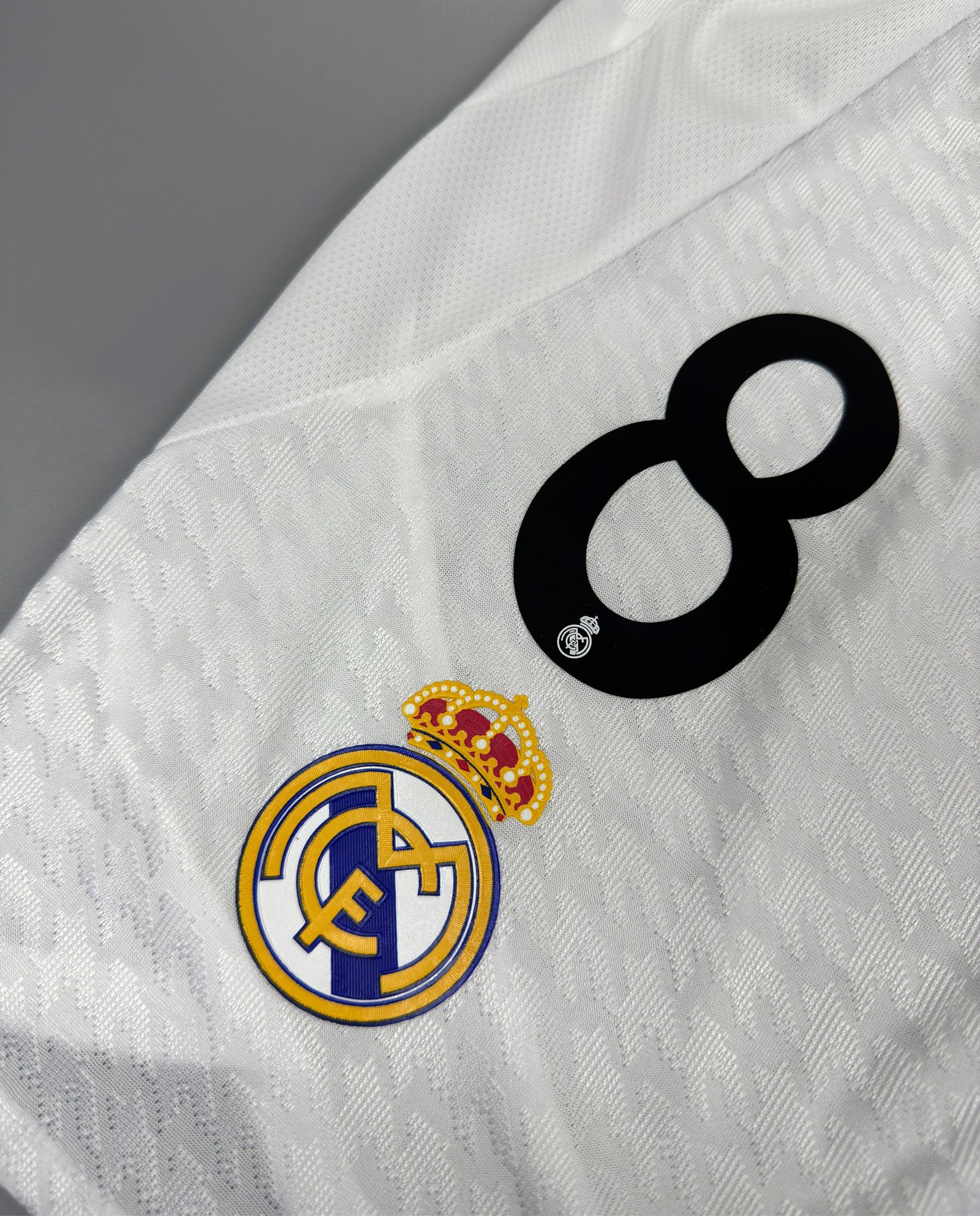 SHORTS PRIMERA EQUIPACIÓN REAL MADRID 24/25 VERSIÓN JUGADOR - Imagen 2