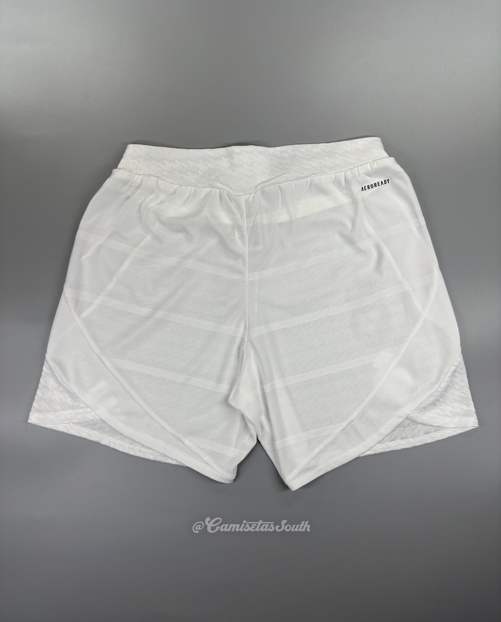 SHORTS PRIMERA EQUIPACIÓN REAL MADRID 24/25 VERSIÓN JUGADOR - Imagen 6