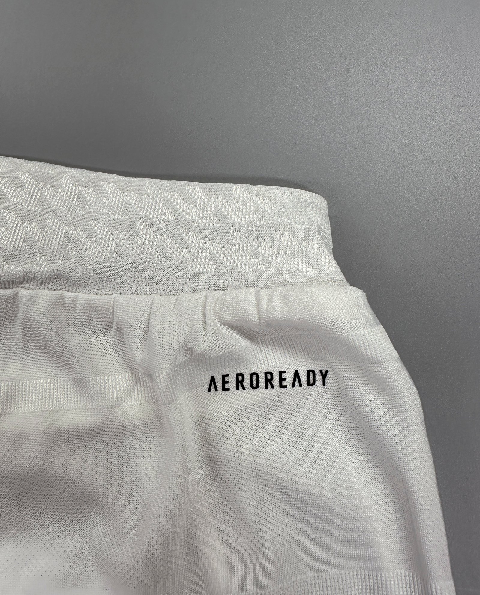 SHORTS PRIMERA EQUIPACIÓN REAL MADRID 24/25 VERSIÓN JUGADOR - Imagen 7