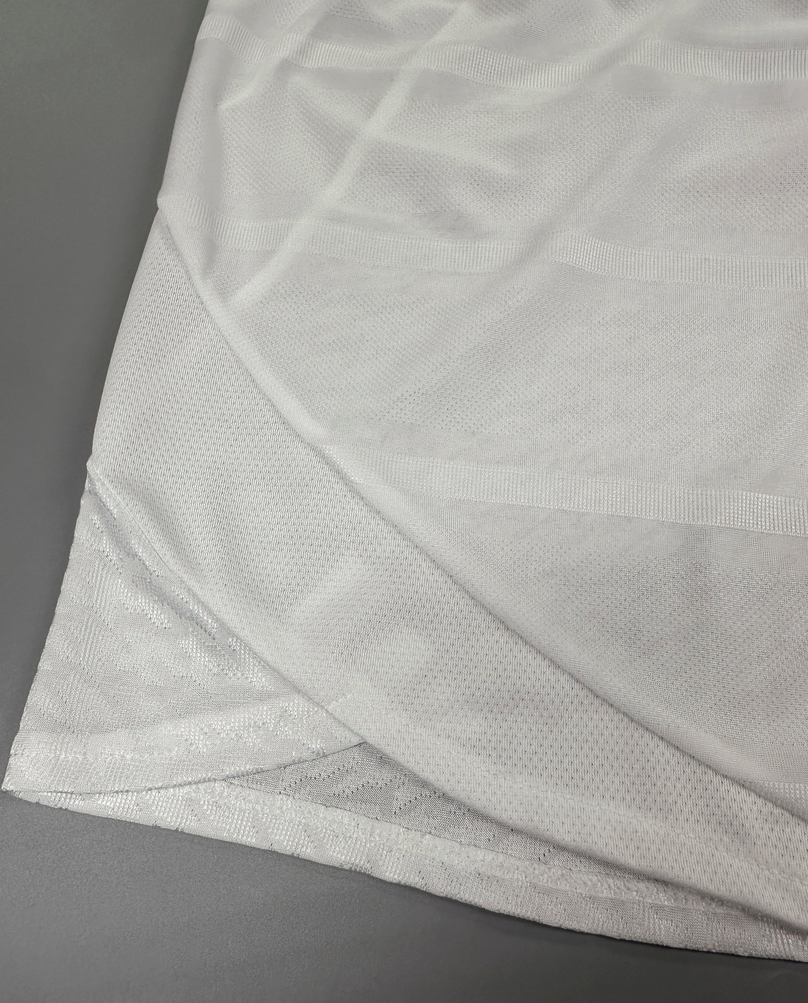 SHORTS PRIMERA EQUIPACIÓN REAL MADRID 24/25 VERSIÓN JUGADOR - Imagen 8