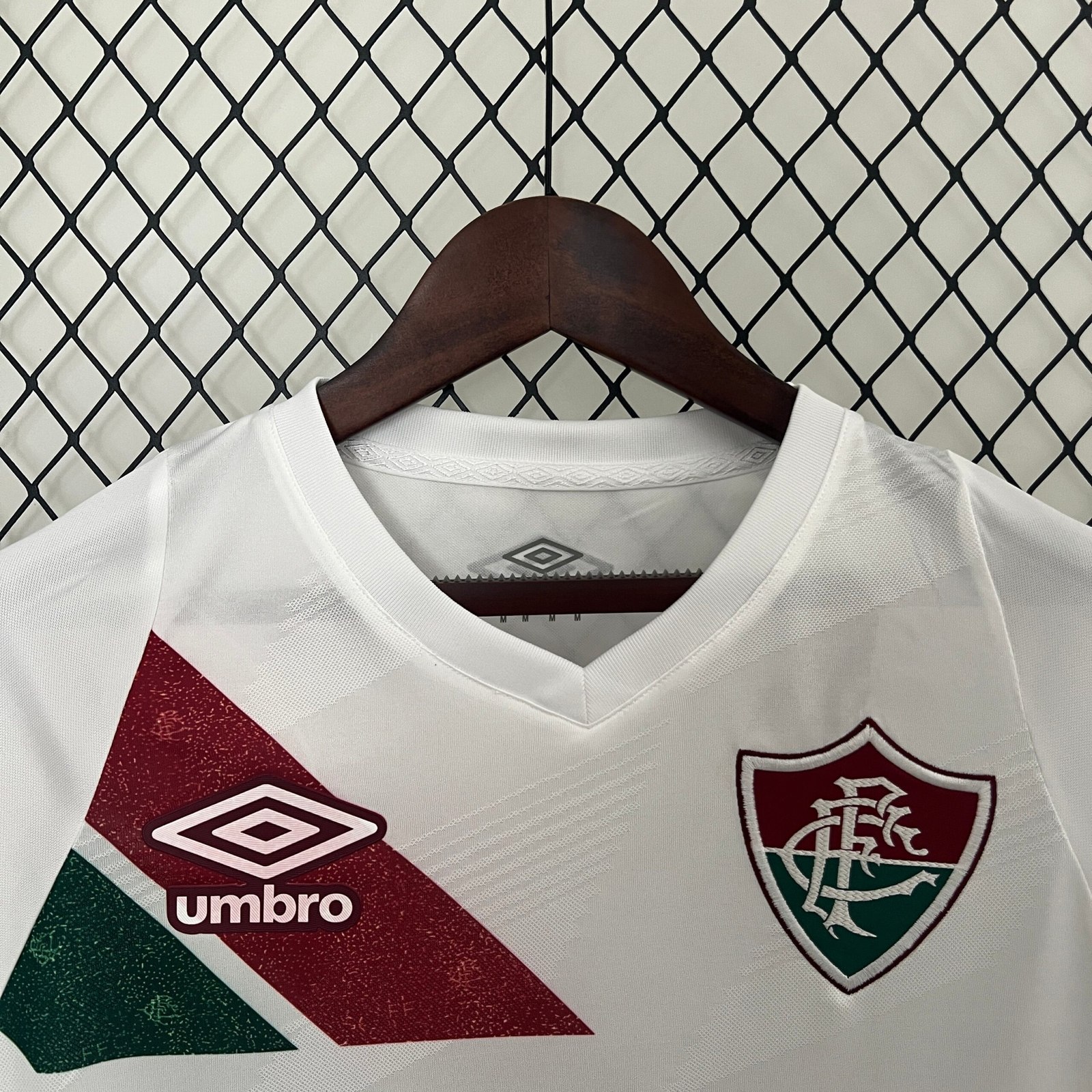 CAMISETA SEGUNDA EQUIPACIÓN FLUMINENSE 2024 VERSIÓN FAN - Imagen 2