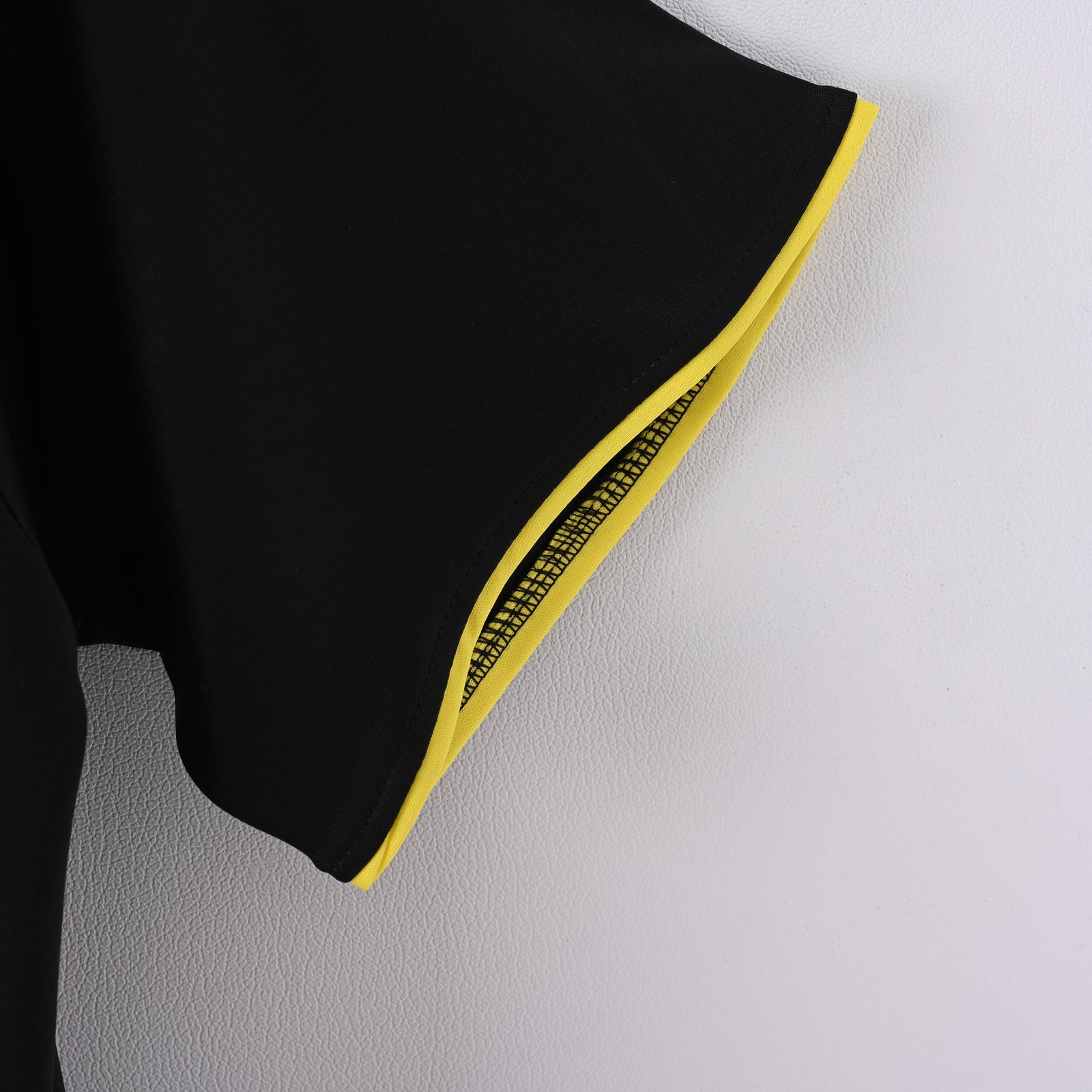 CAMISETA TERCERA EQUIPACIÓN LIVERPOOL 2010/11 - Imagen 6