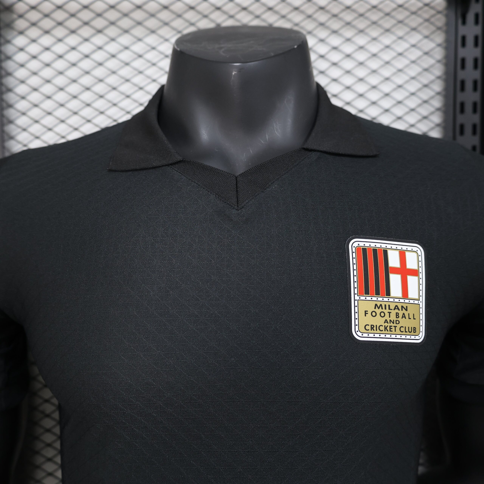 CAMISETA EDICIÓN ESPECIAL AC MILAN 24/25 VERSIÓN JUGADOR - Imagen 2