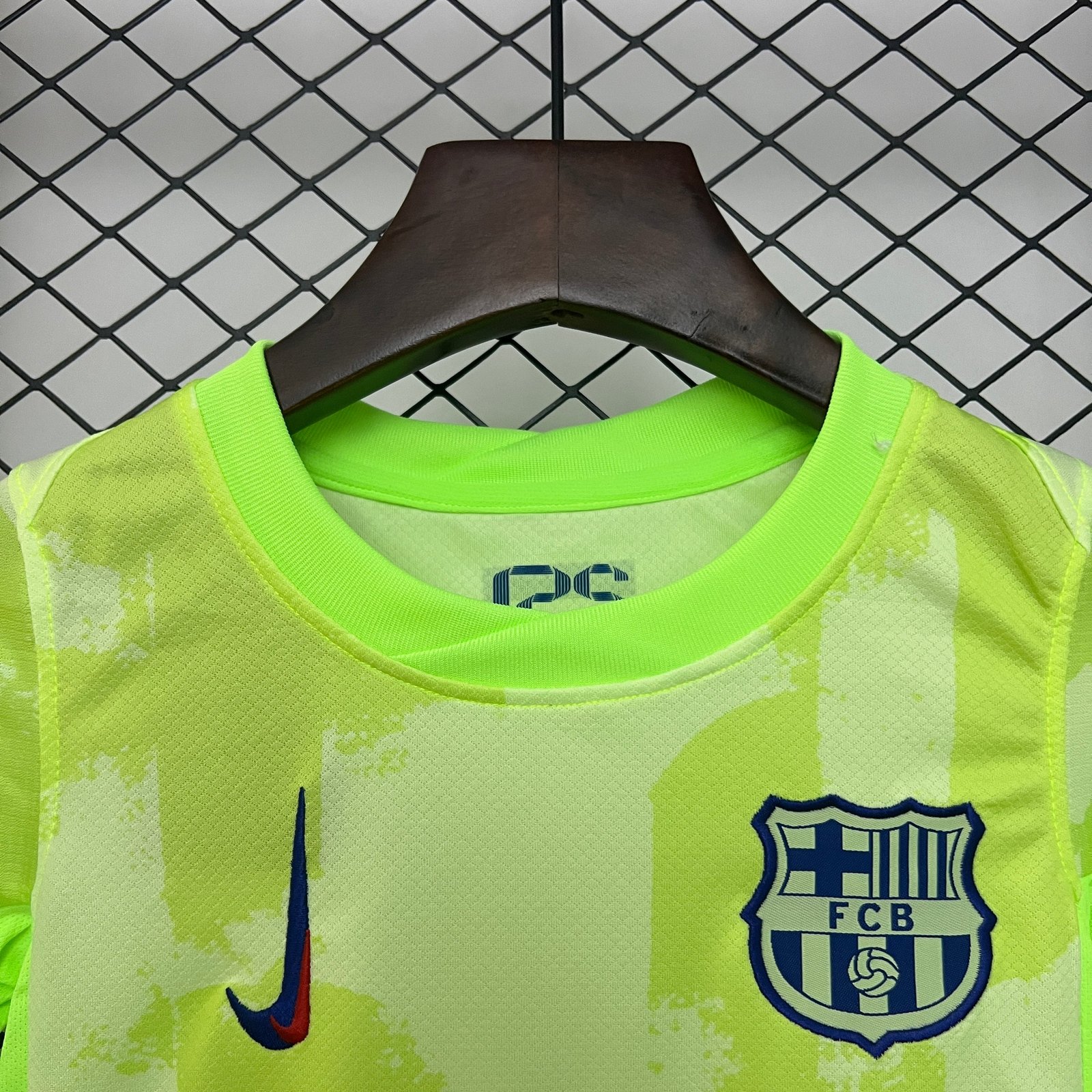 CAMISETA TERCERA EQUIPACIÓN BARCELONA 24/25 VERSIÓN INFANTIL - Imagen 2