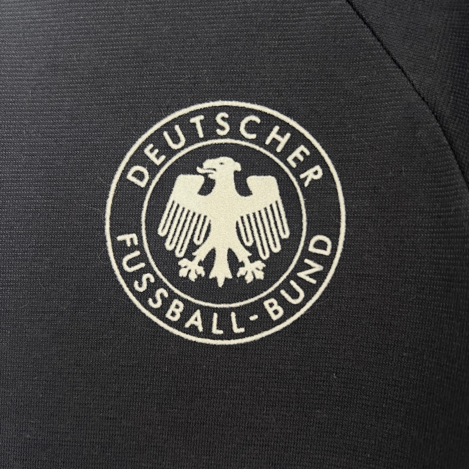 POLERA DE SALIDA ALEMANIA 2024 VERSIÓN FAN - Imagen 4