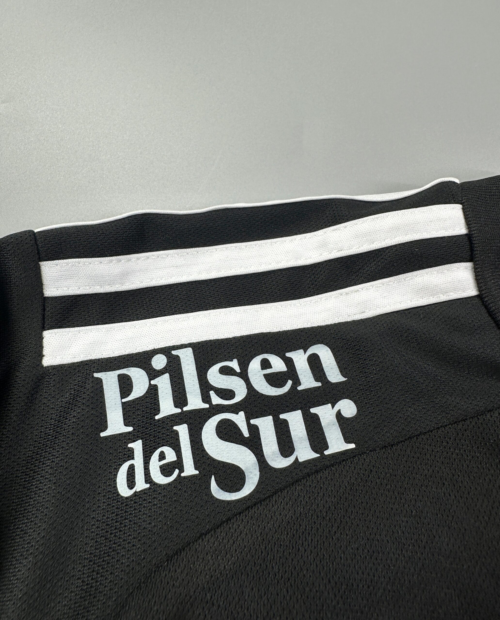 CAMISETA SEGUNDA EQUIPACIÓN COLO COLO 2024 VERSIÓN FAN - Imagen 5