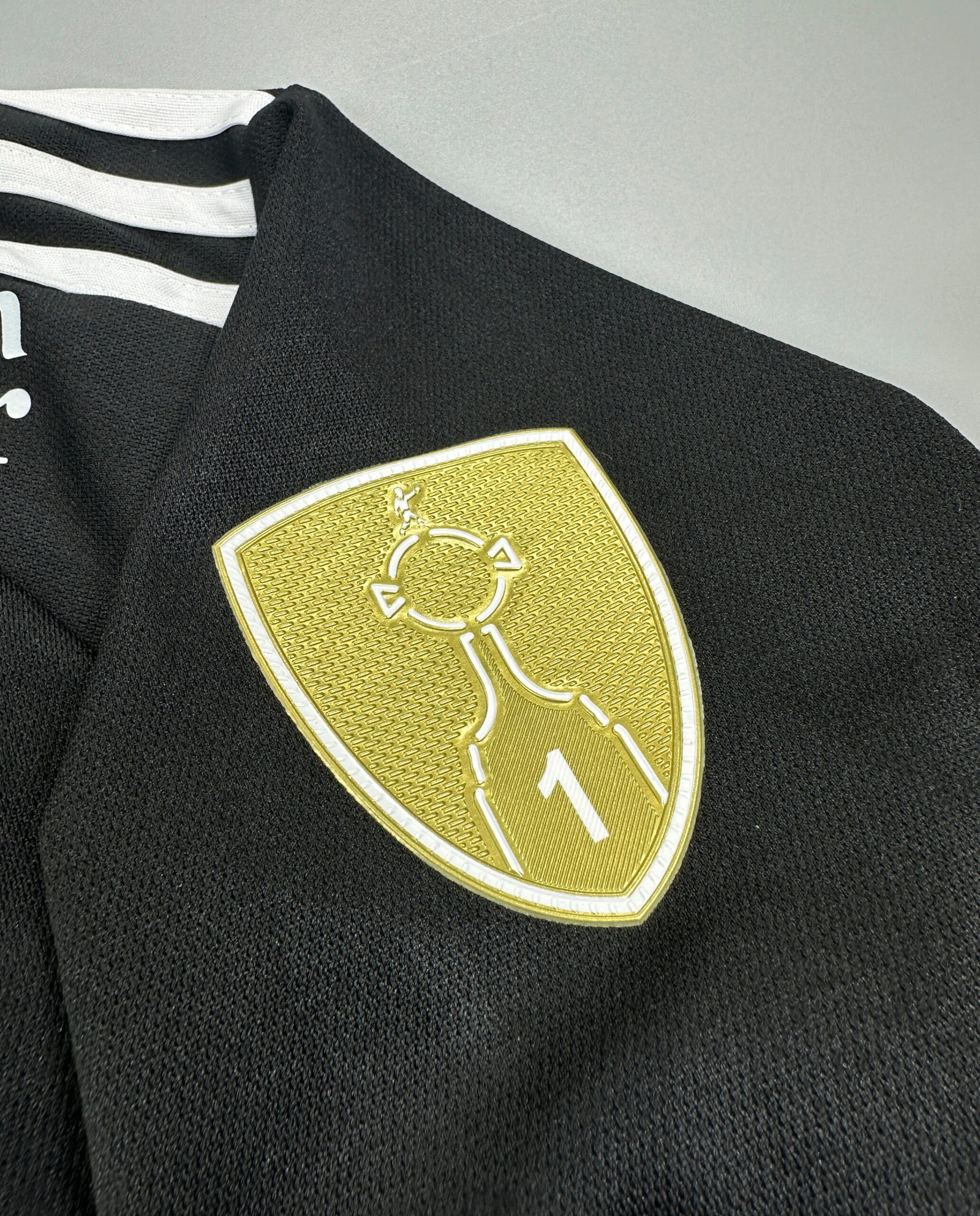 CAMISETA SEGUNDA EQUIPACIÓN COLO COLO 2024 VERSIÓN FAN - Imagen 9