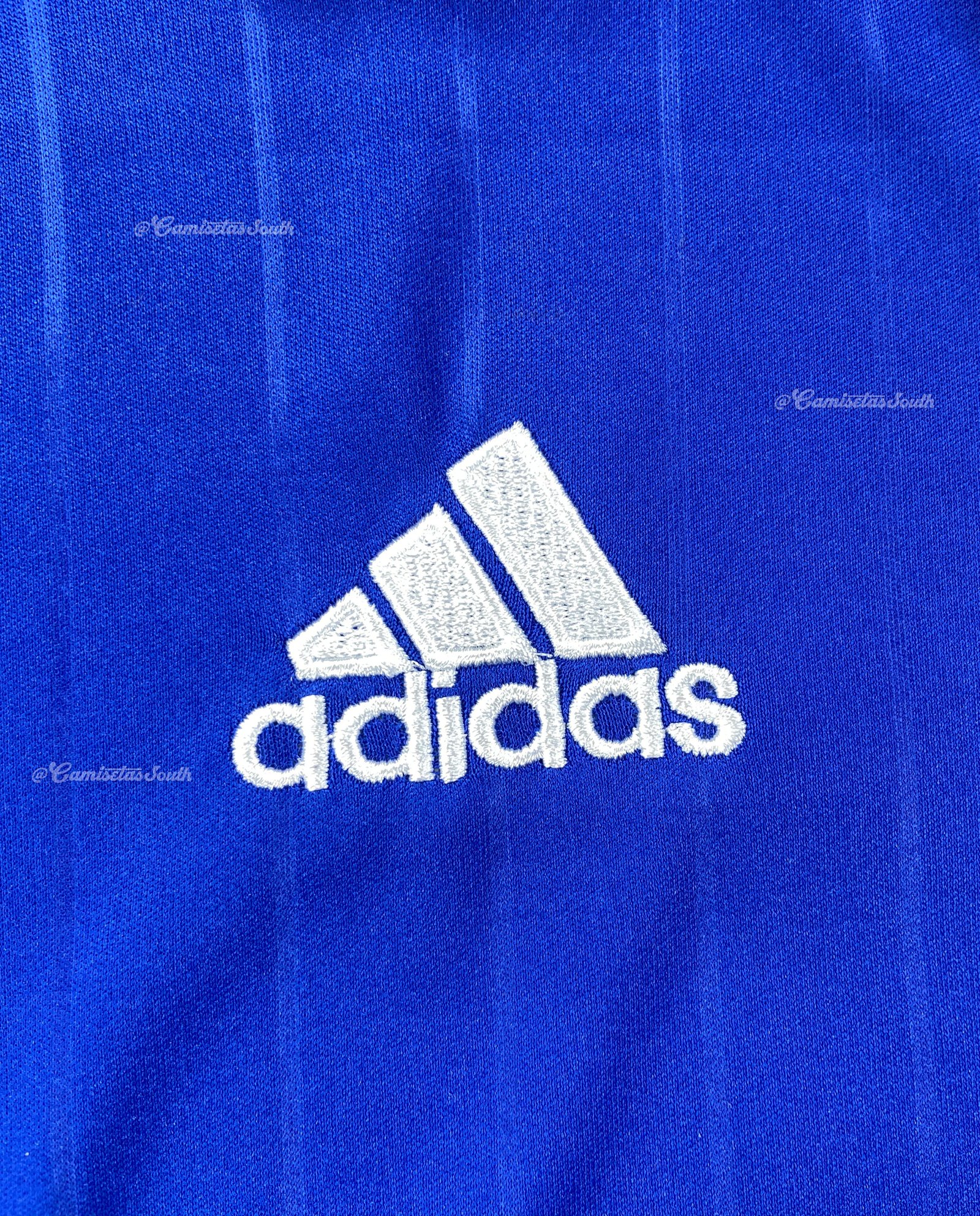 CAMISETA PRIMERA EQUIPACIÓN U. DE CHILE 2022 VERSIÓN FAN - Imagen 4