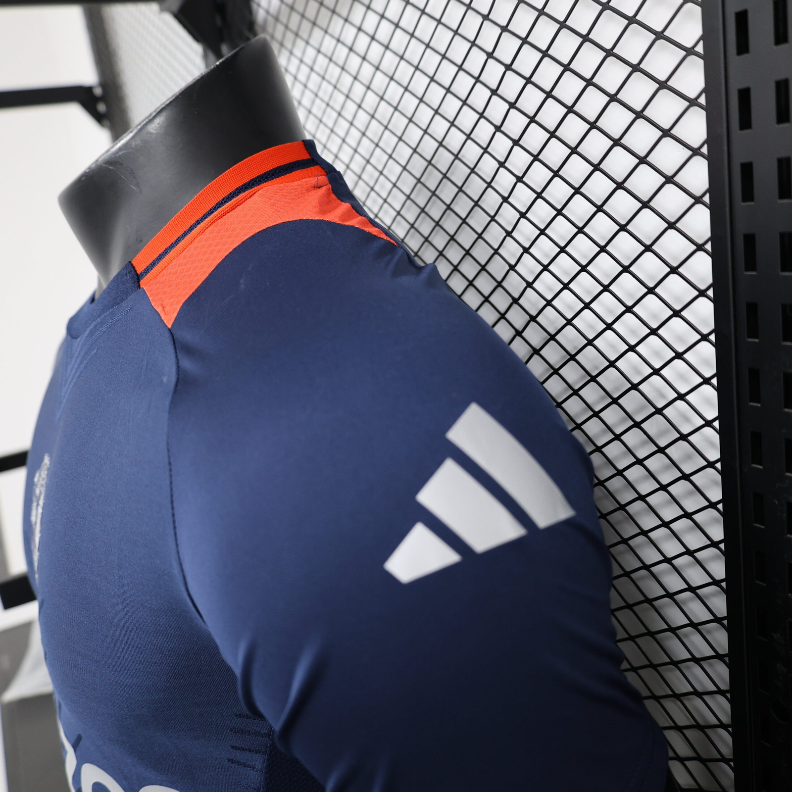 CAMISETA ENTRENAMIENTO MANCHESTER UNITED 24/25 VERSIÓN JUGADOR - Imagen 6