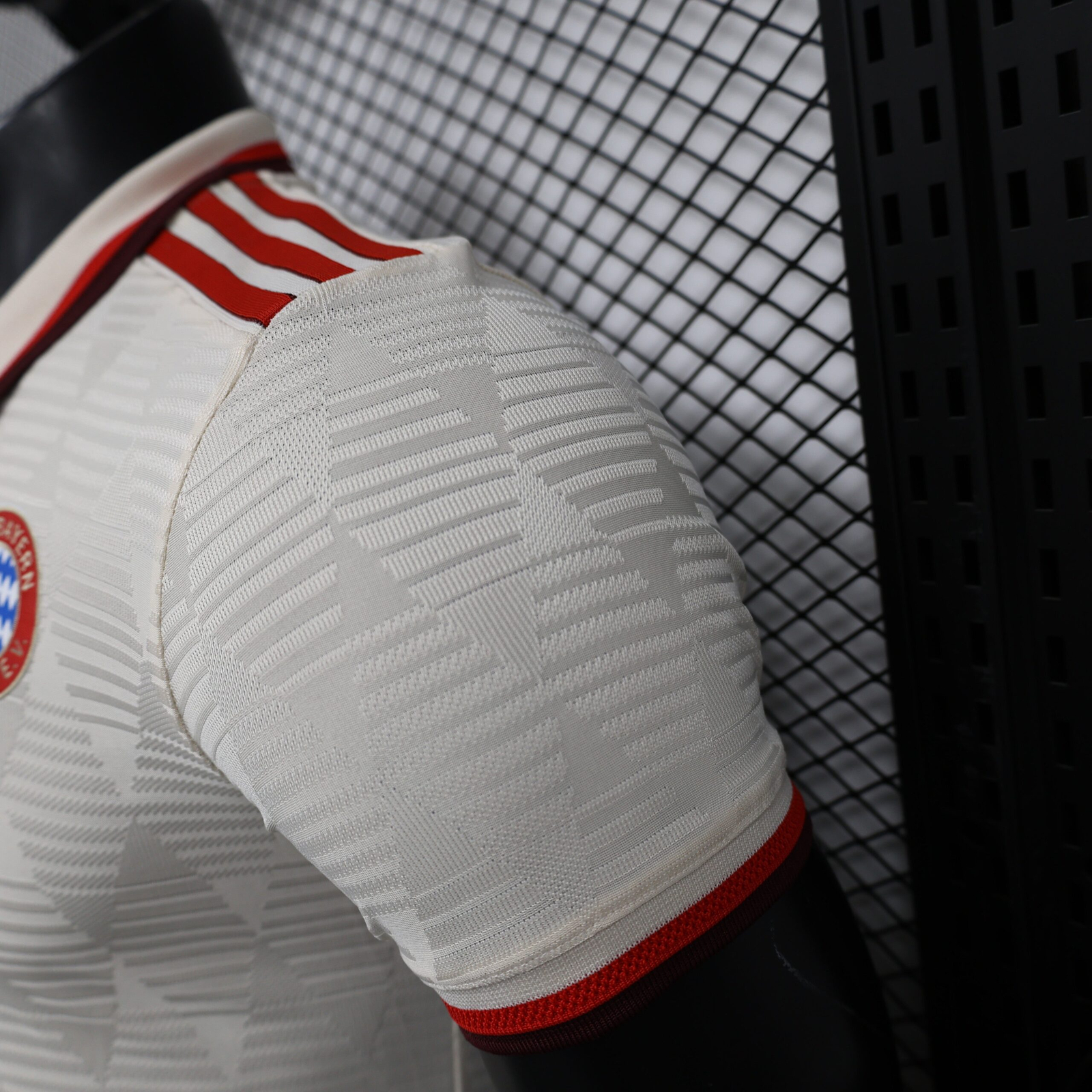 CAMISETA TERCERA EQUIPACIÓN BAYERN MUNICH 24/25 VERSIÓN JUGADOR - Imagen 6