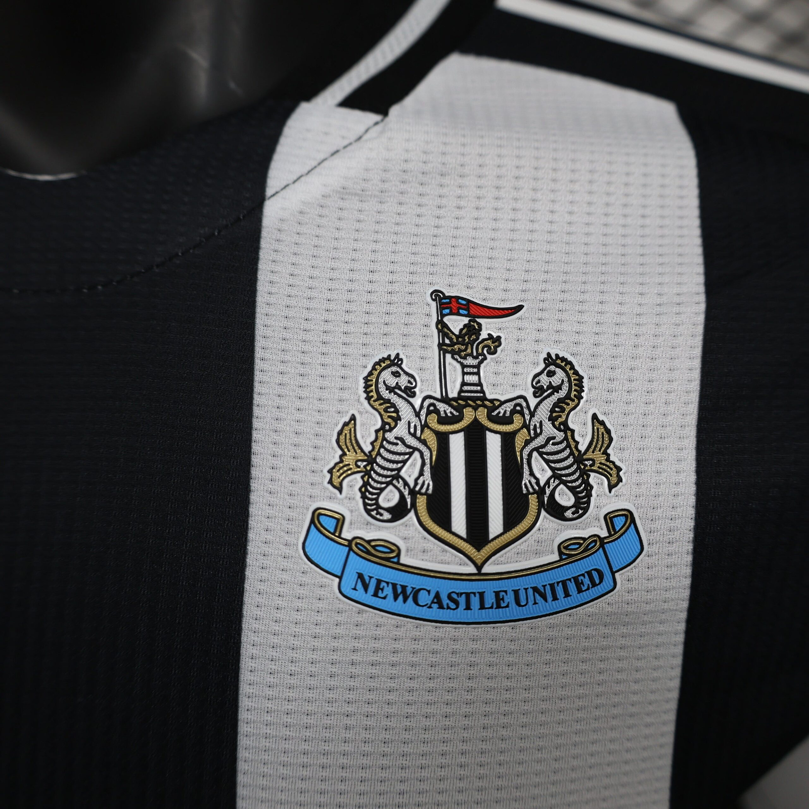 CAMISETA PRIMERA EQUIPACIÓN NEWCASTLE 24/25 VERSIÓN JUGADOR - Imagen 4
