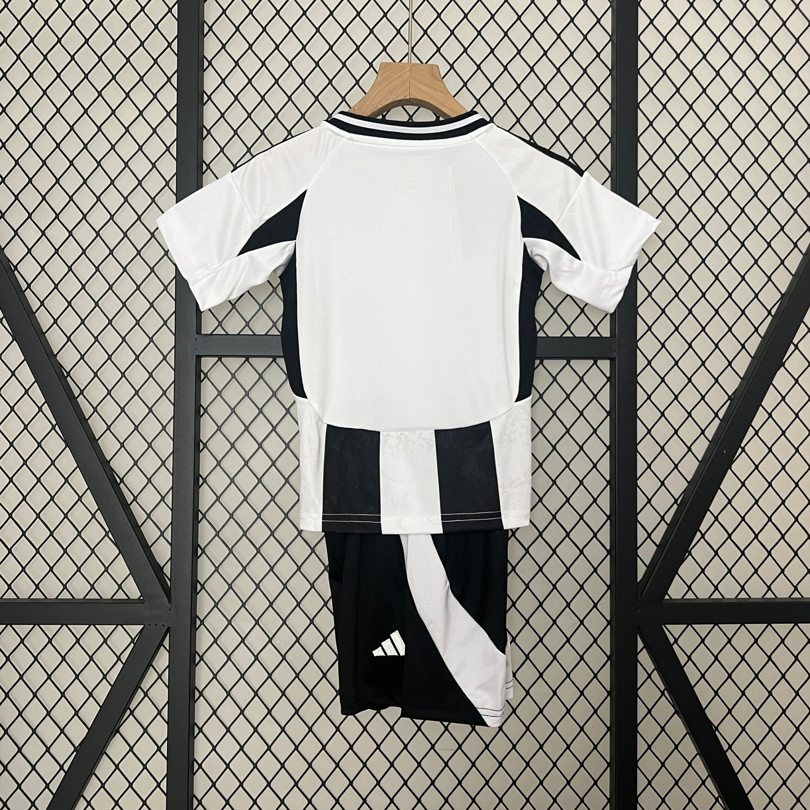 CAMISETA PRIMERA EQUIPACIÓN JUVENTUS 24/25 VERSIÓN INFANTIL - Imagen 8