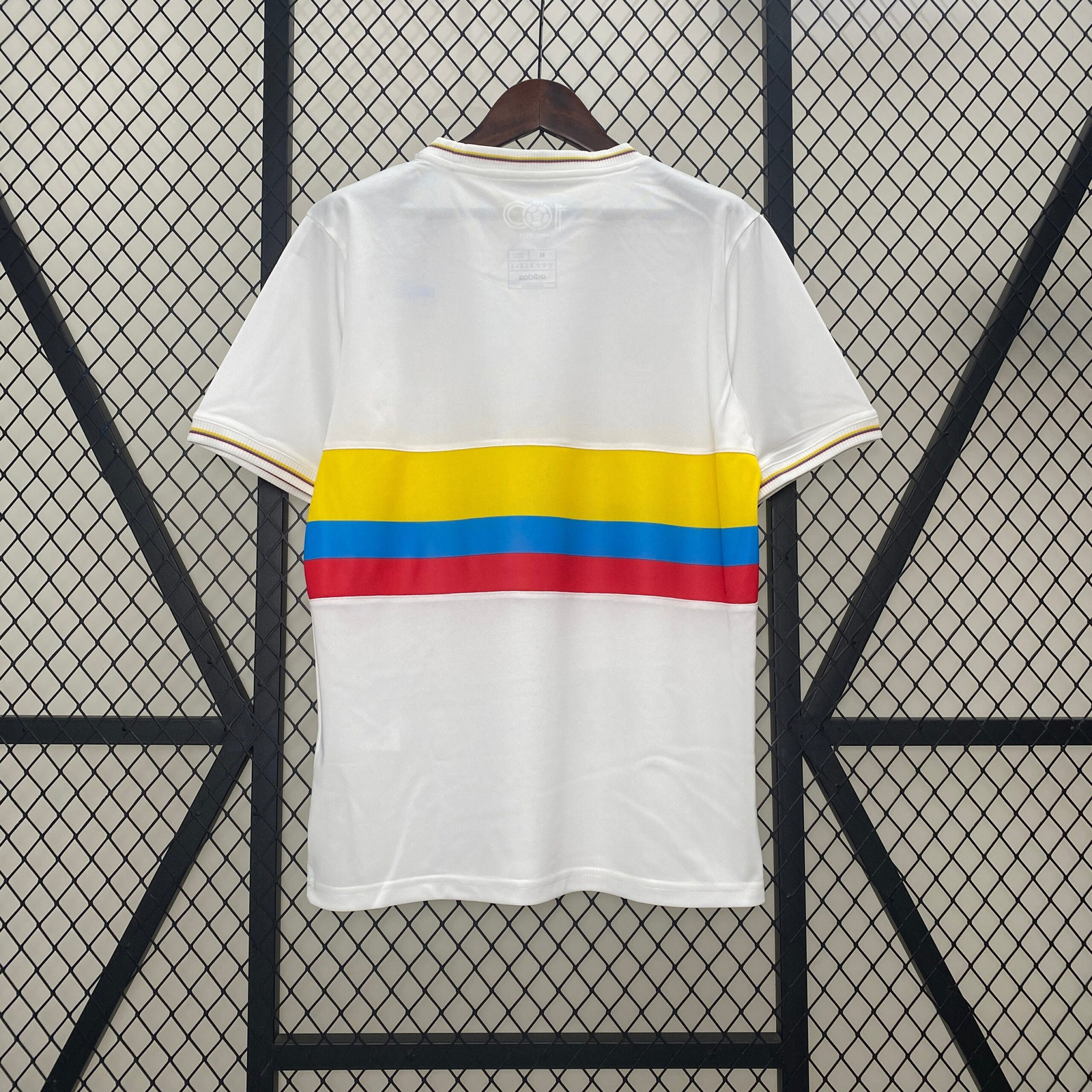 CAMISETA EDICIÓN ESPECIAL COLOMBIA 2024 VERSIÓN FAN - Imagen 8
