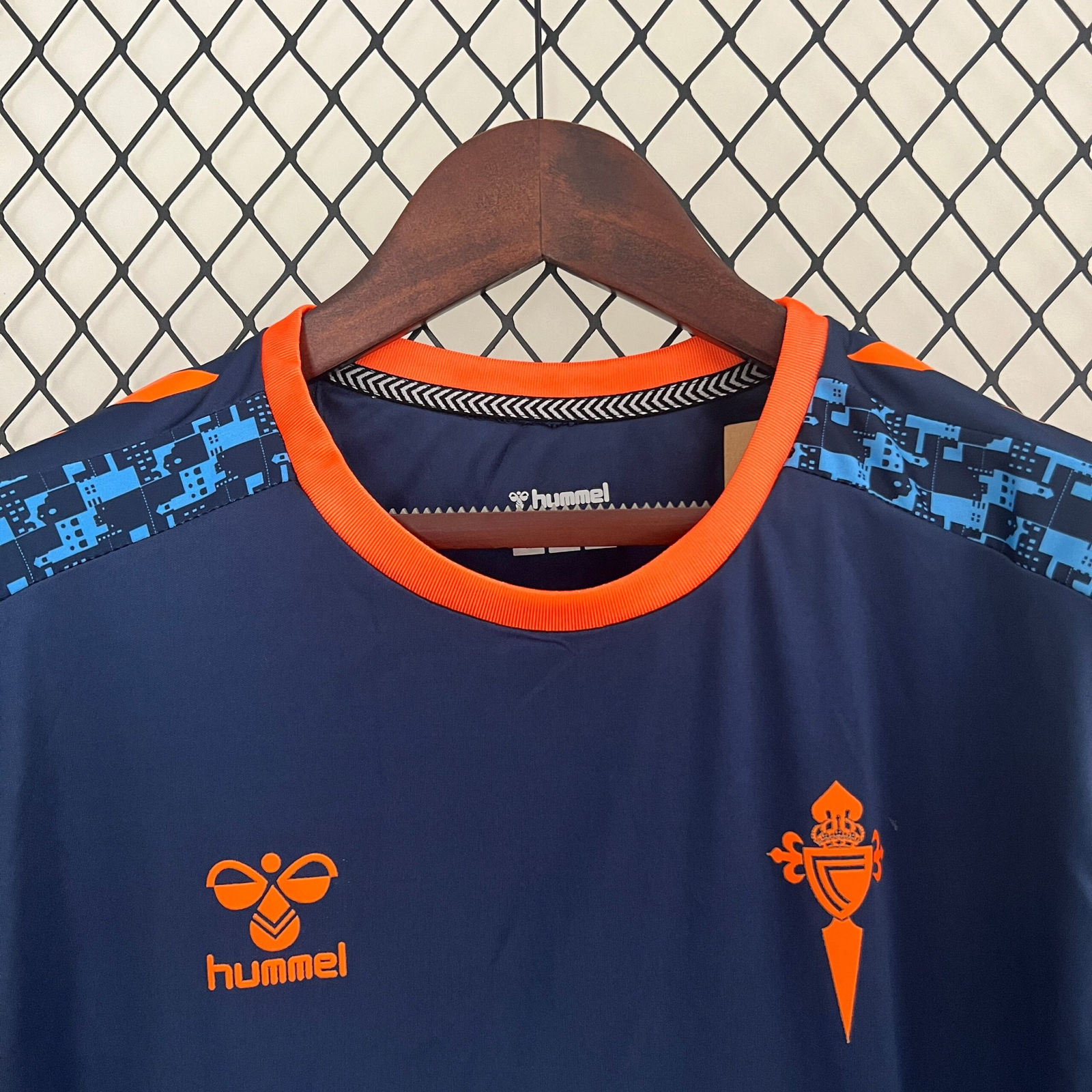 CAMISETA SEGUNDA EQUIPACIÓN CELTA DE VIGO 24/25 VERSIÓN FAN - Imagen 2