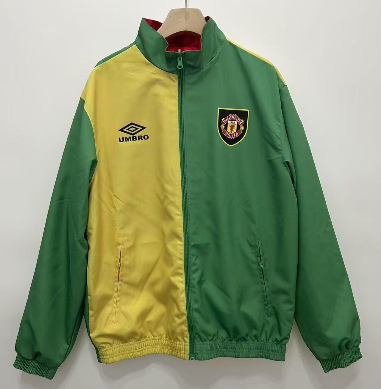 CORTAVIENTOS RETRO MANCHESTER UNITED REVERSIBLE - Imagen 2