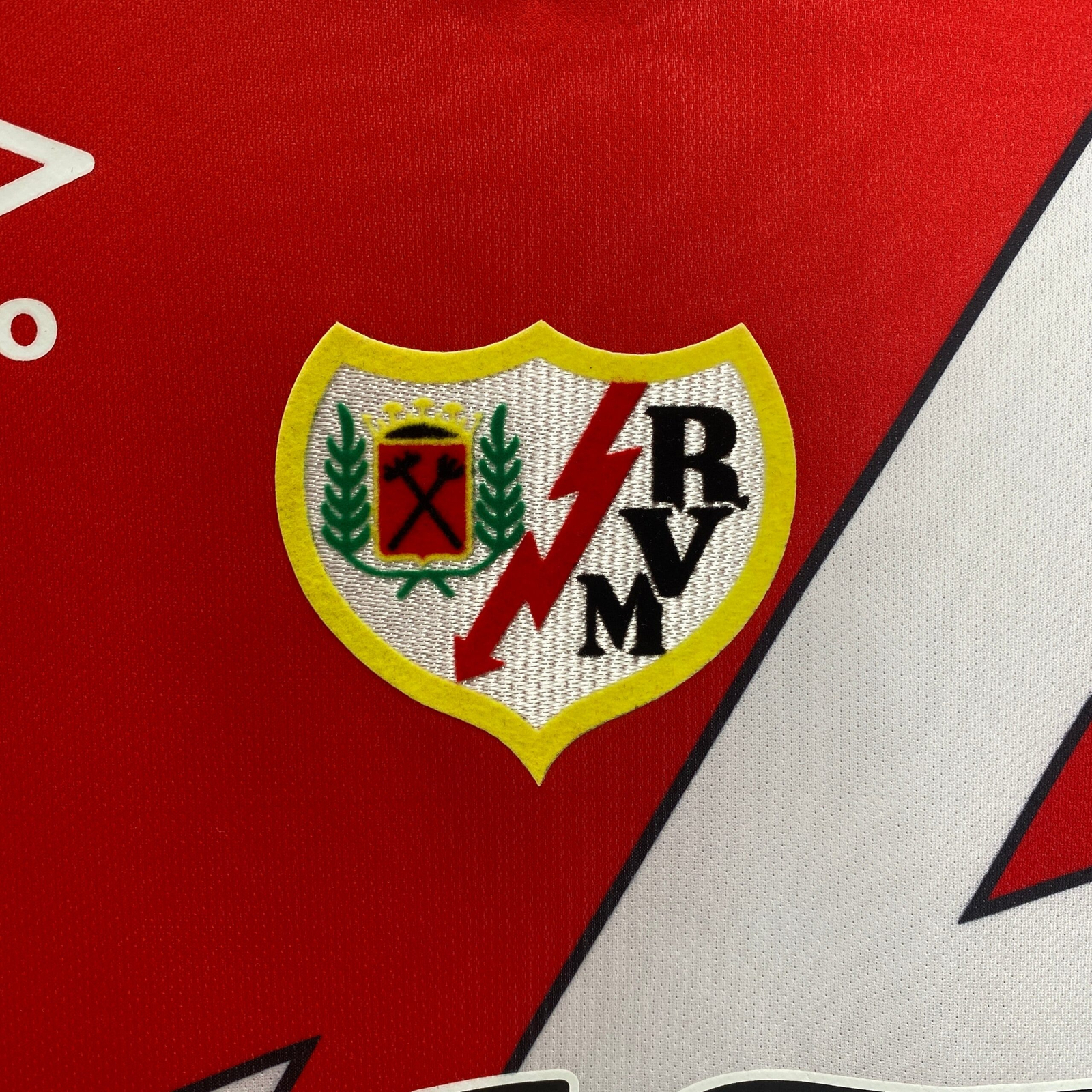 CAMISETA SEGUNDA EQUIPACIÓN RAYO VALLECANO 24/25 VERSIÓN FAN - Imagen 4