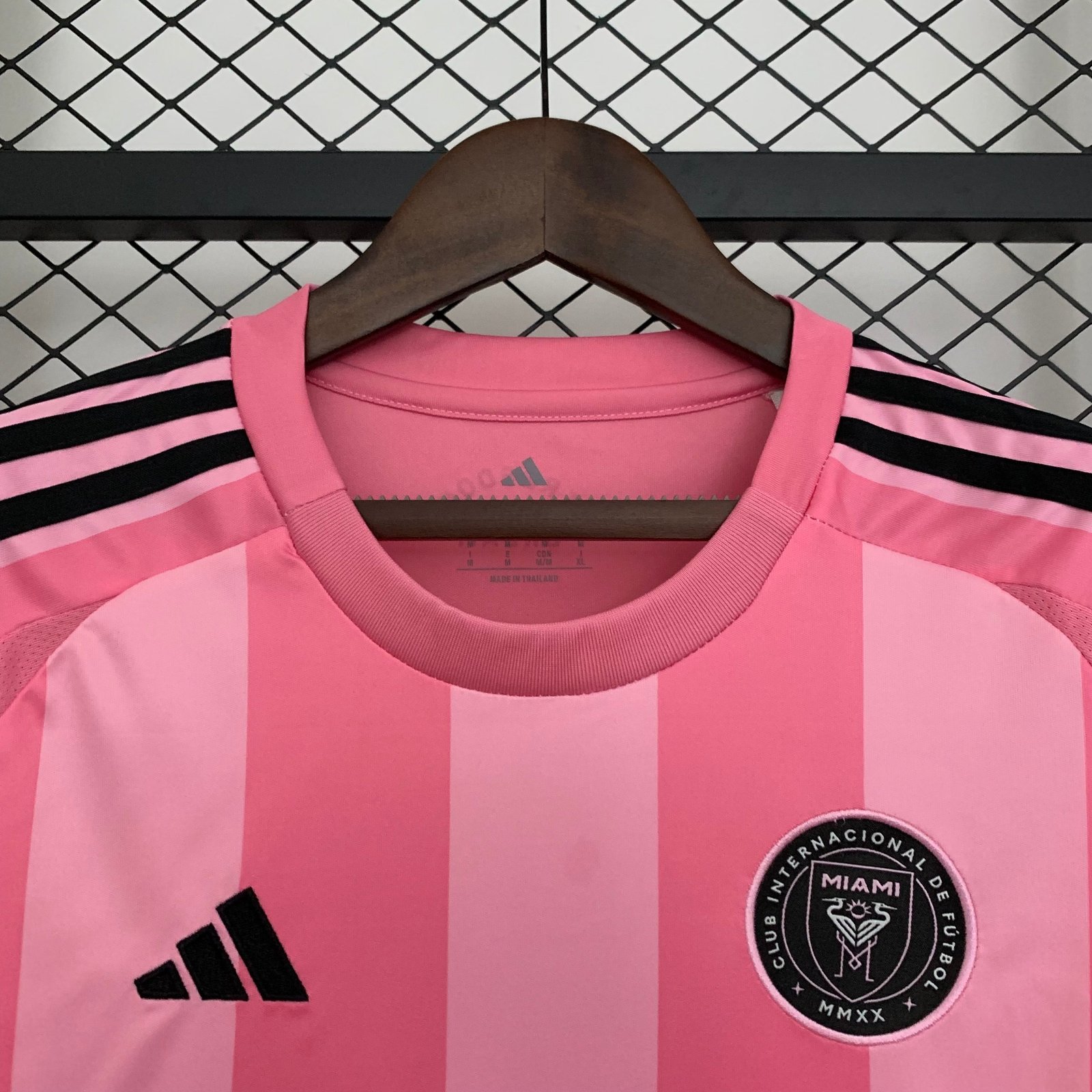CAMISETA PRIMERA EQUIPACIÓN INTER DE MIAMI 2025 VERSIÓN FEMENINA - Imagen 2