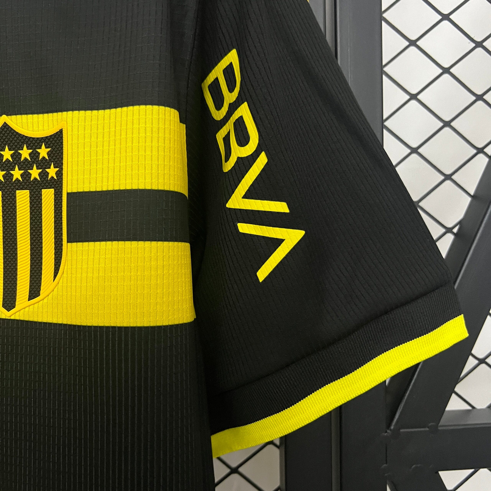 CAMISETA SEGUNDA EQUIPACIÓN PEÑAROL 2024 VERSIÓN FAN - Imagen 5