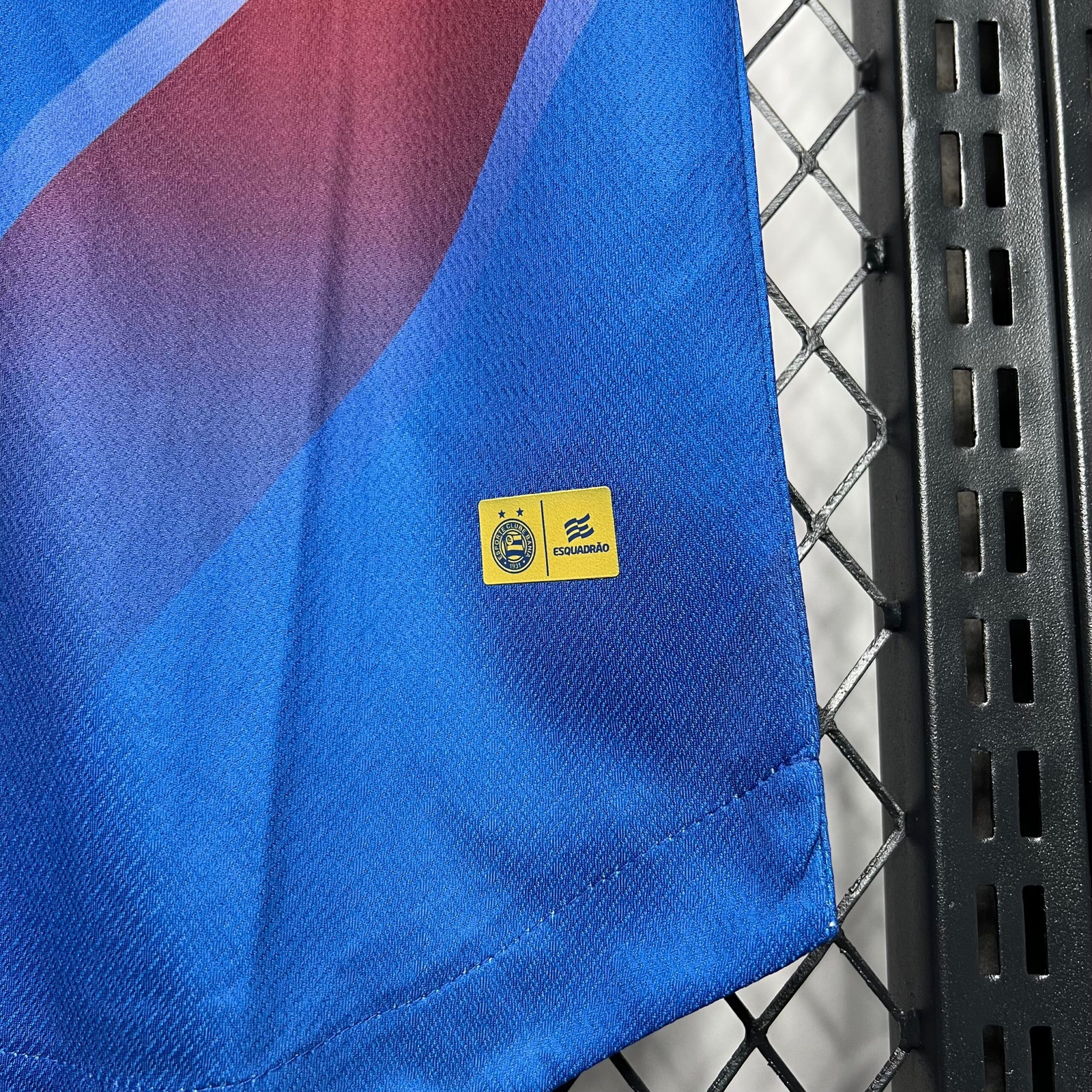 CAMISETA SEGUNDA EQUIPACIÓN BAHIA 2024 VERSIÓN FAN - Imagen 7