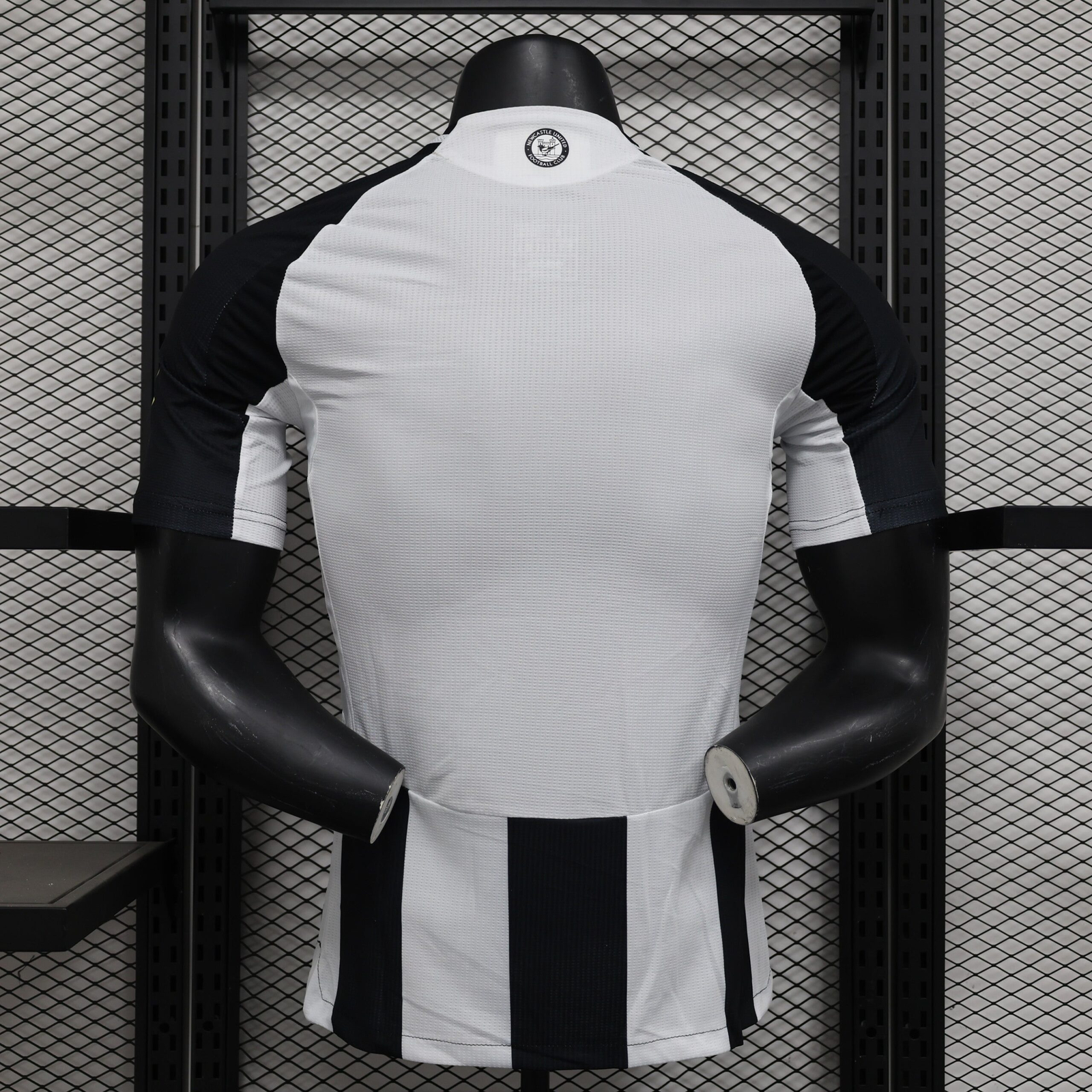 CAMISETA PRIMERA EQUIPACIÓN NEWCASTLE 24/25 VERSIÓN JUGADOR - Imagen 10